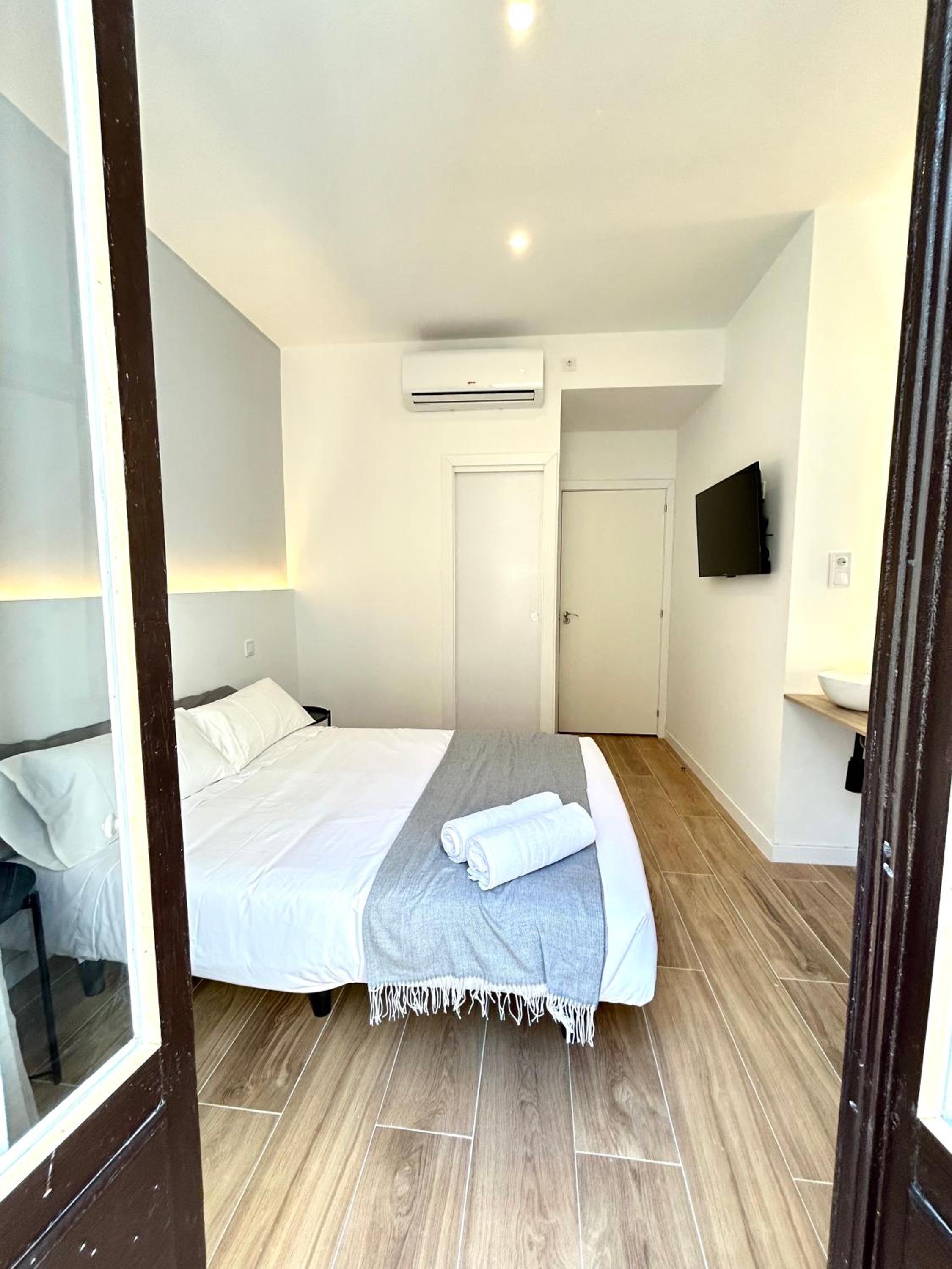 Double Room with Balcony photo 2