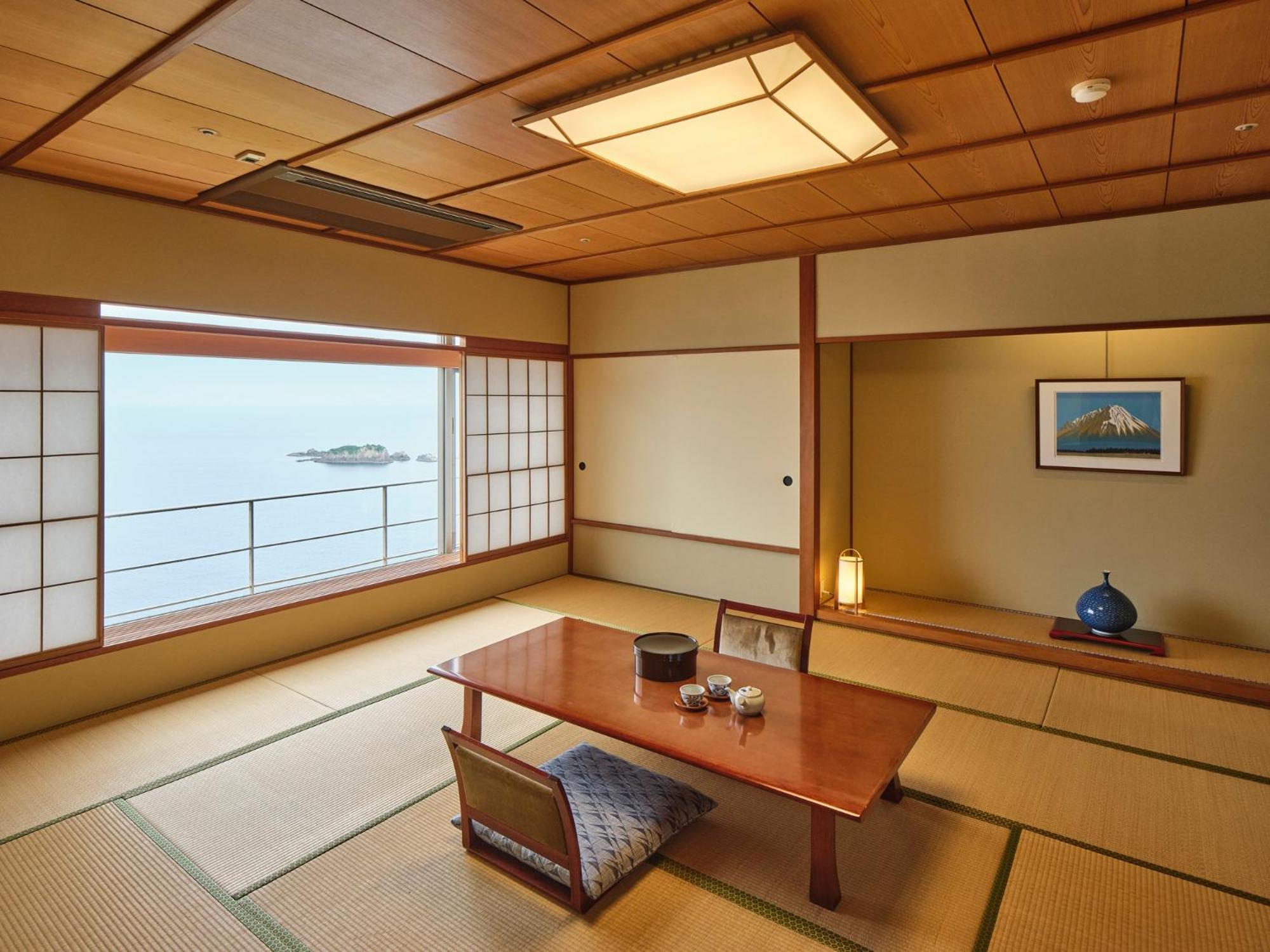 Suite Room with Open-Air Bath with Ocean View - Sanjokan