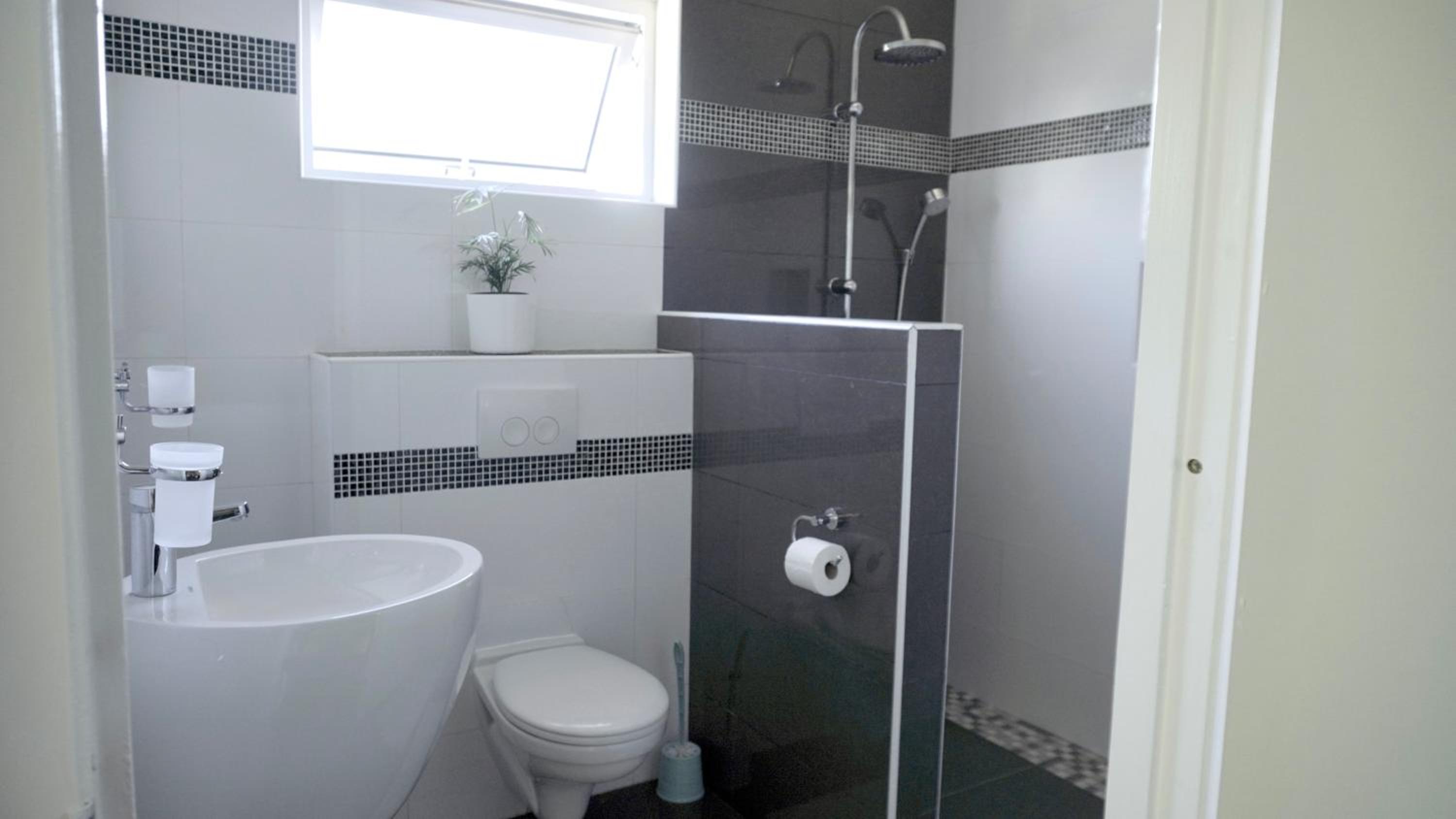 Two-Bedroom House photo 3