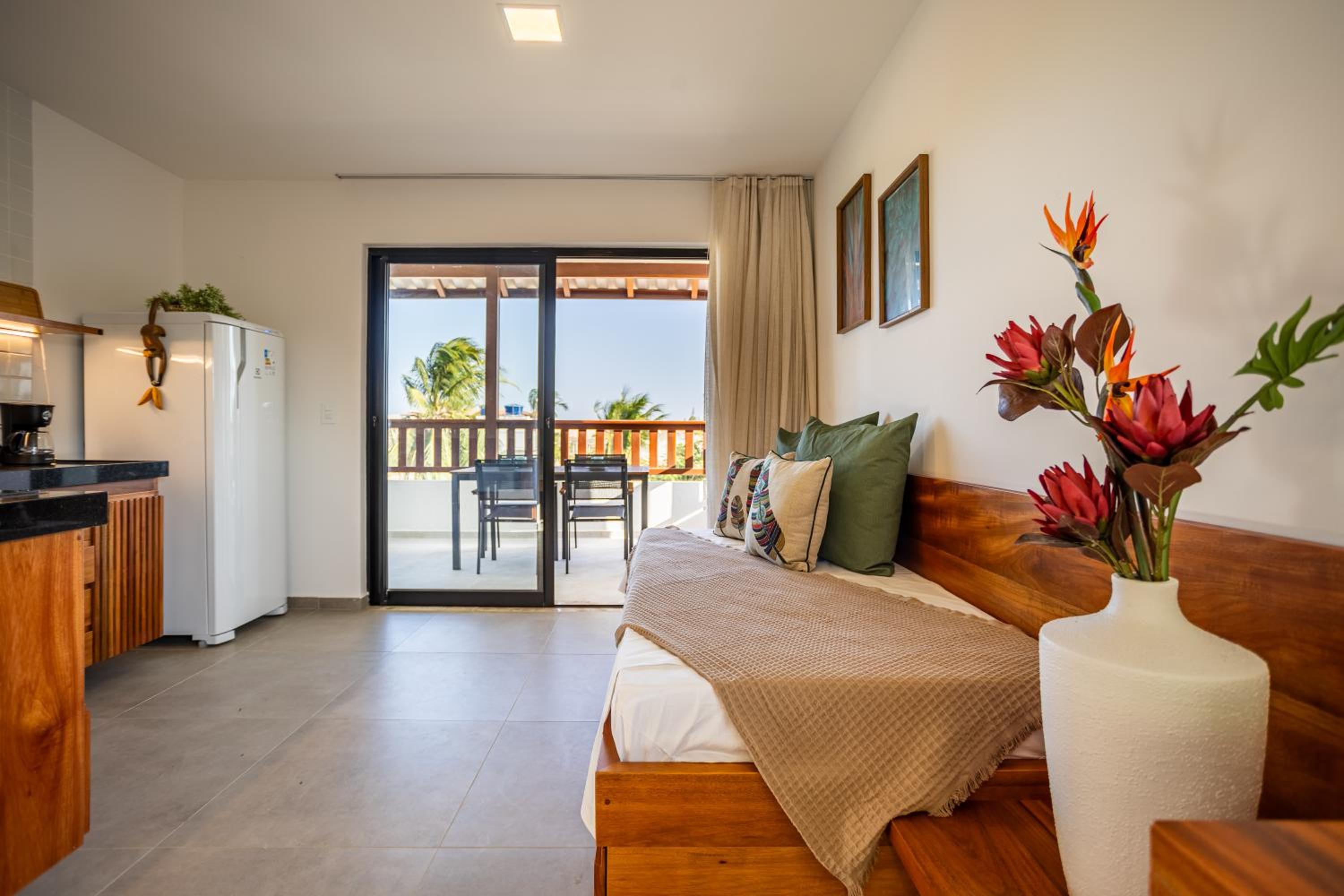 One-Bedroom Apartment with Balcony photo 2
