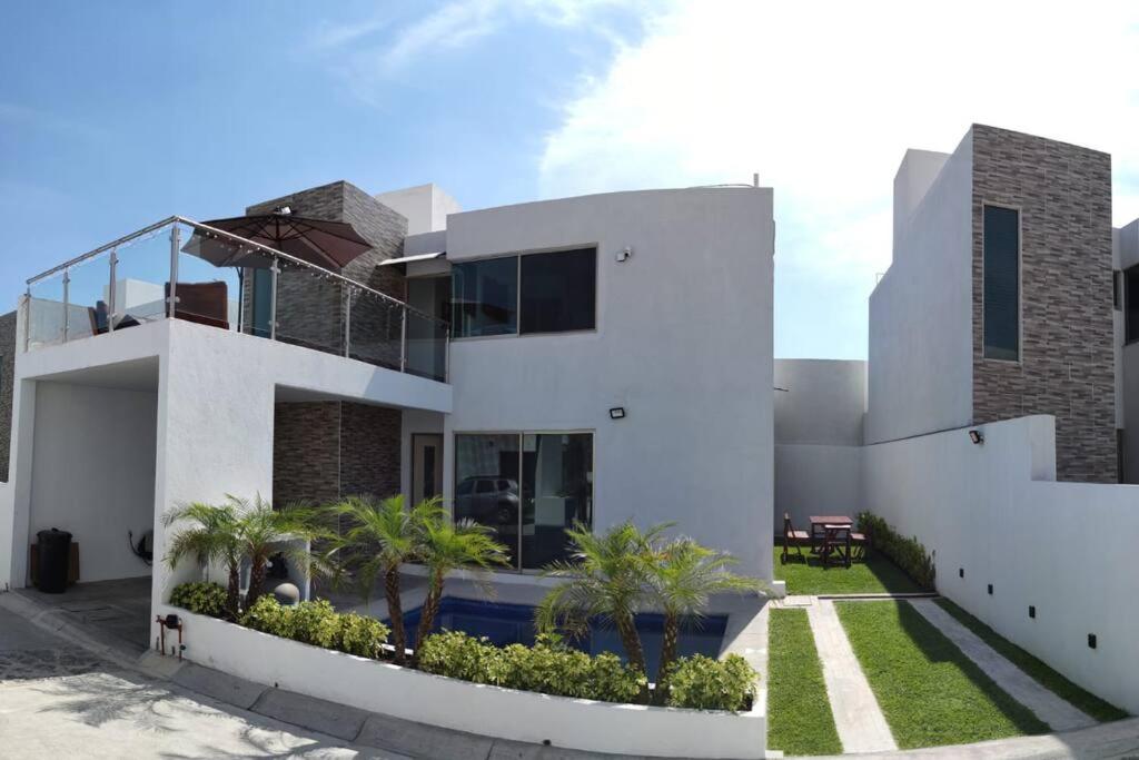Four-Bedroom House photo 2