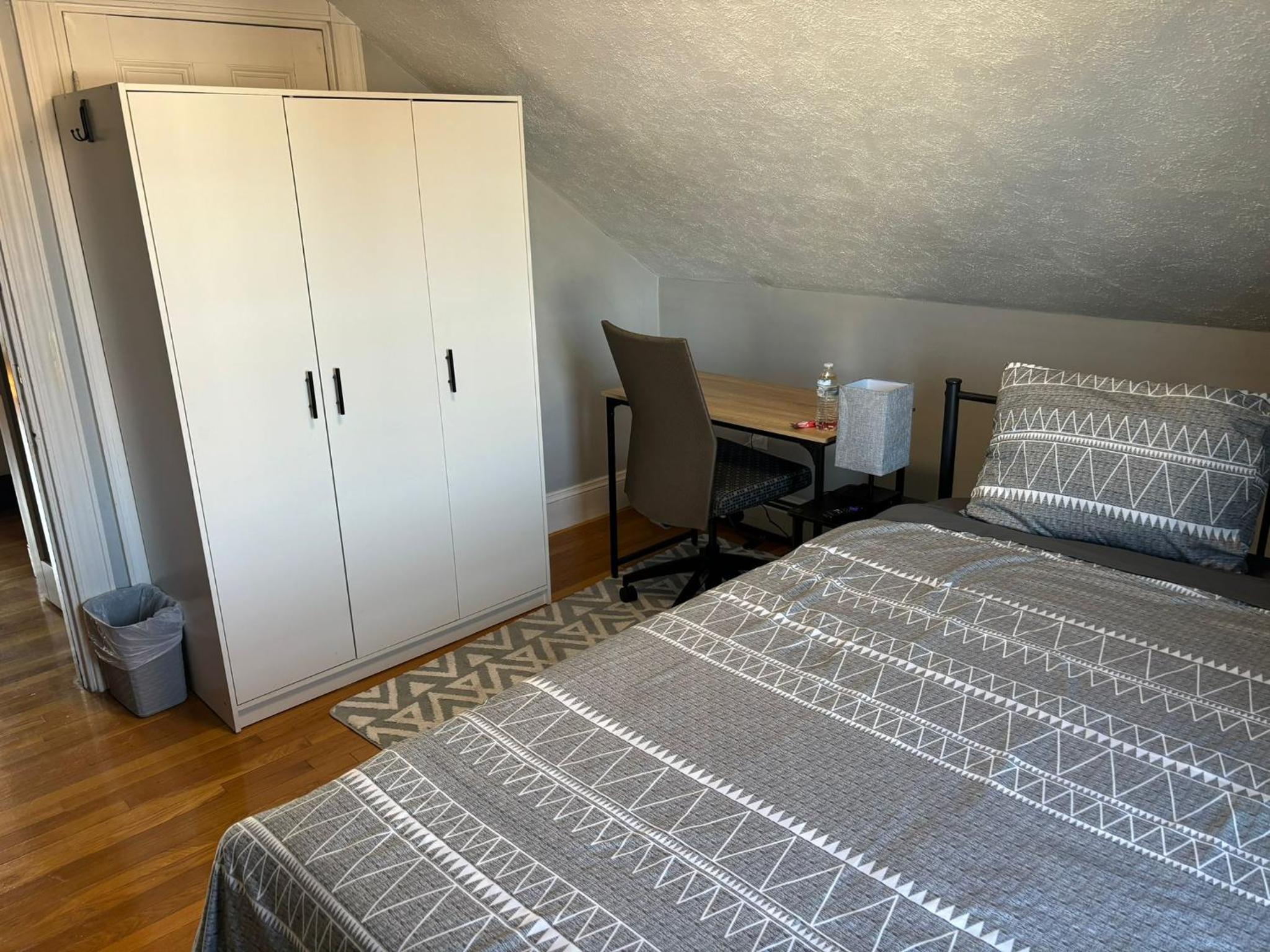Budget Double Room photo 3