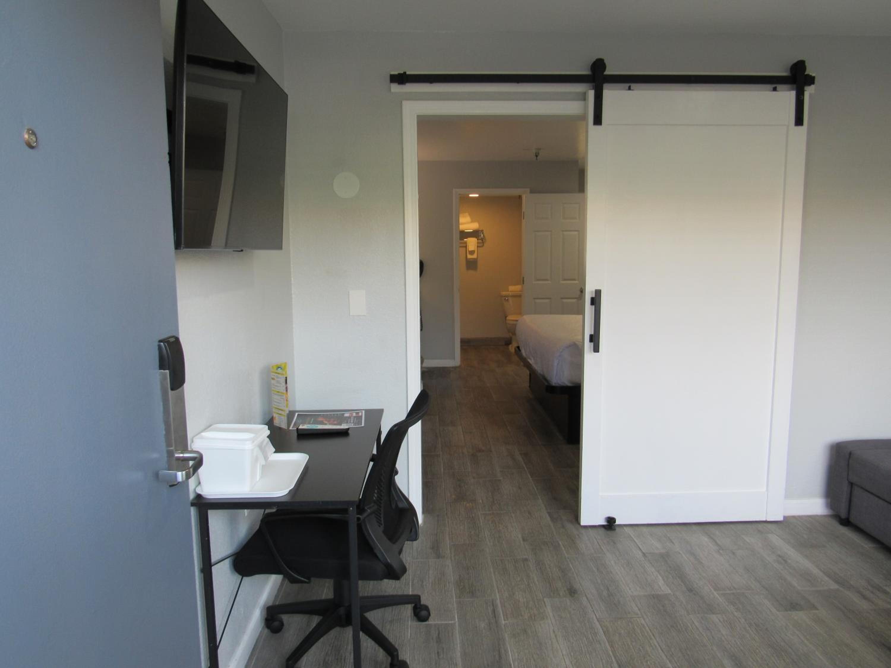 Suite King Room - Photo 7