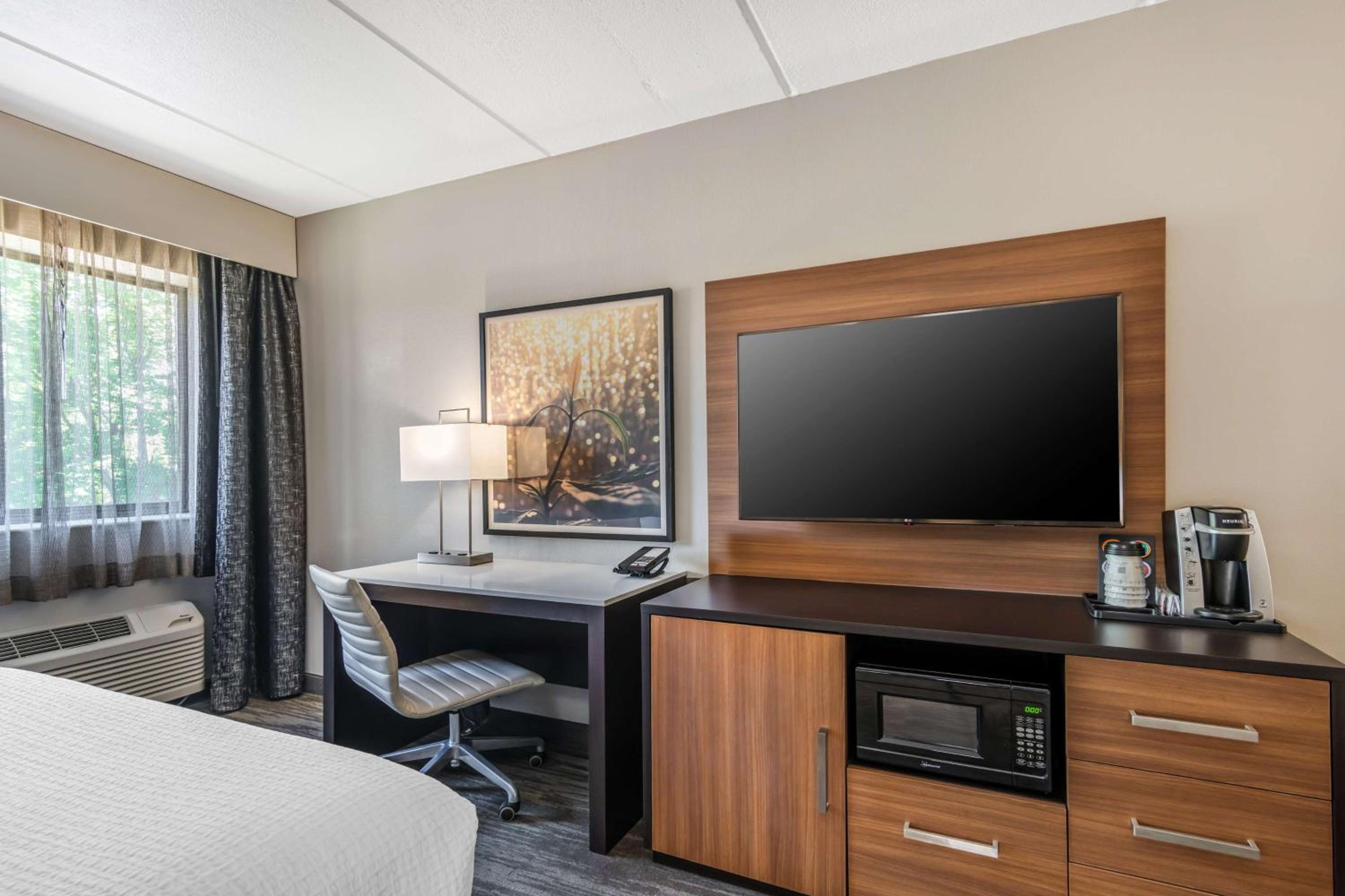 Queen Room with Two Queen Beds with Walk-In Shower - Photo 4