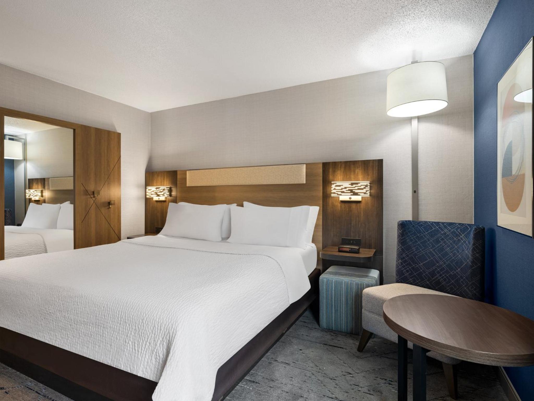 Standard King Room - Photo 1