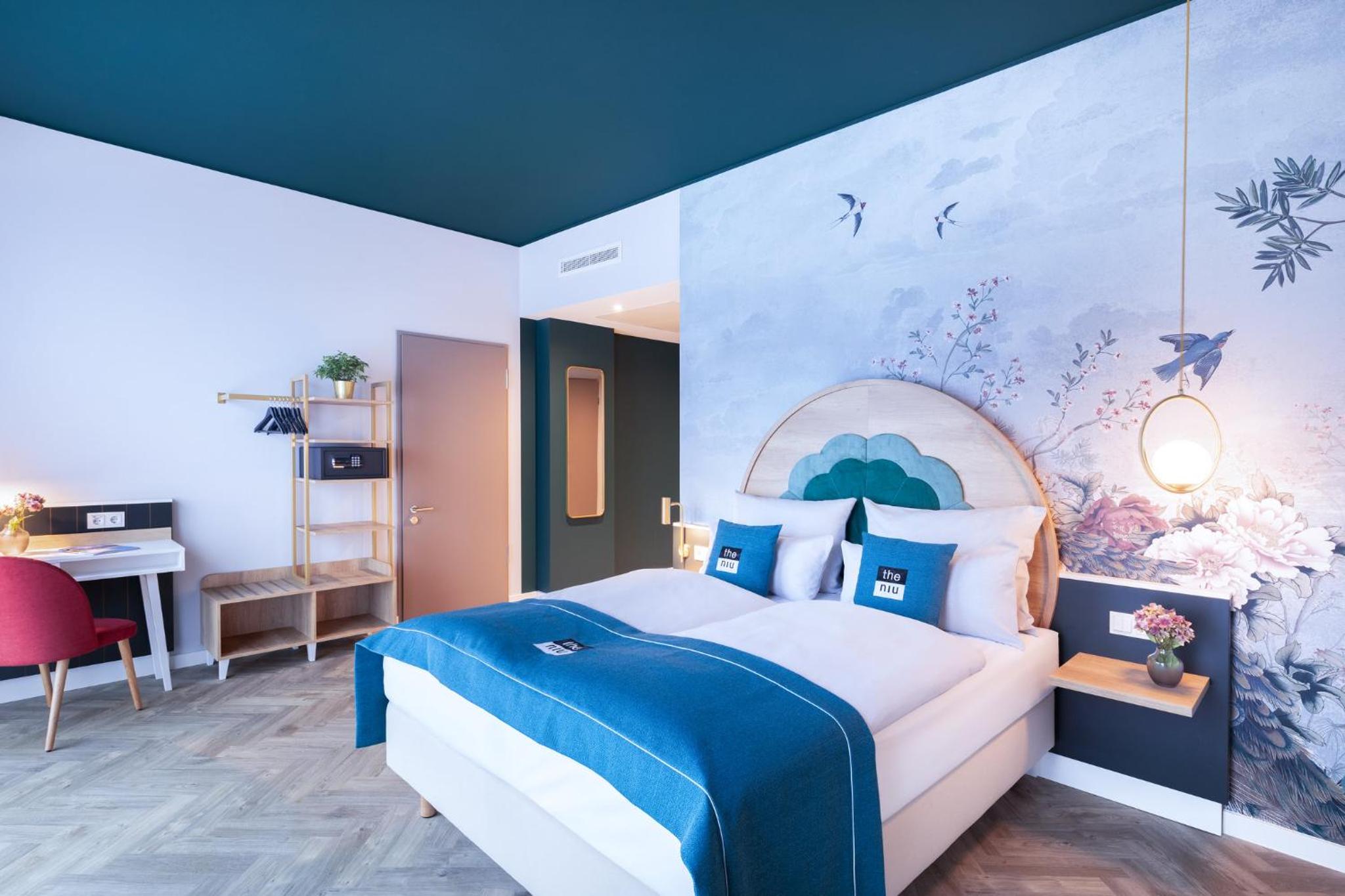 Standard Queen Room