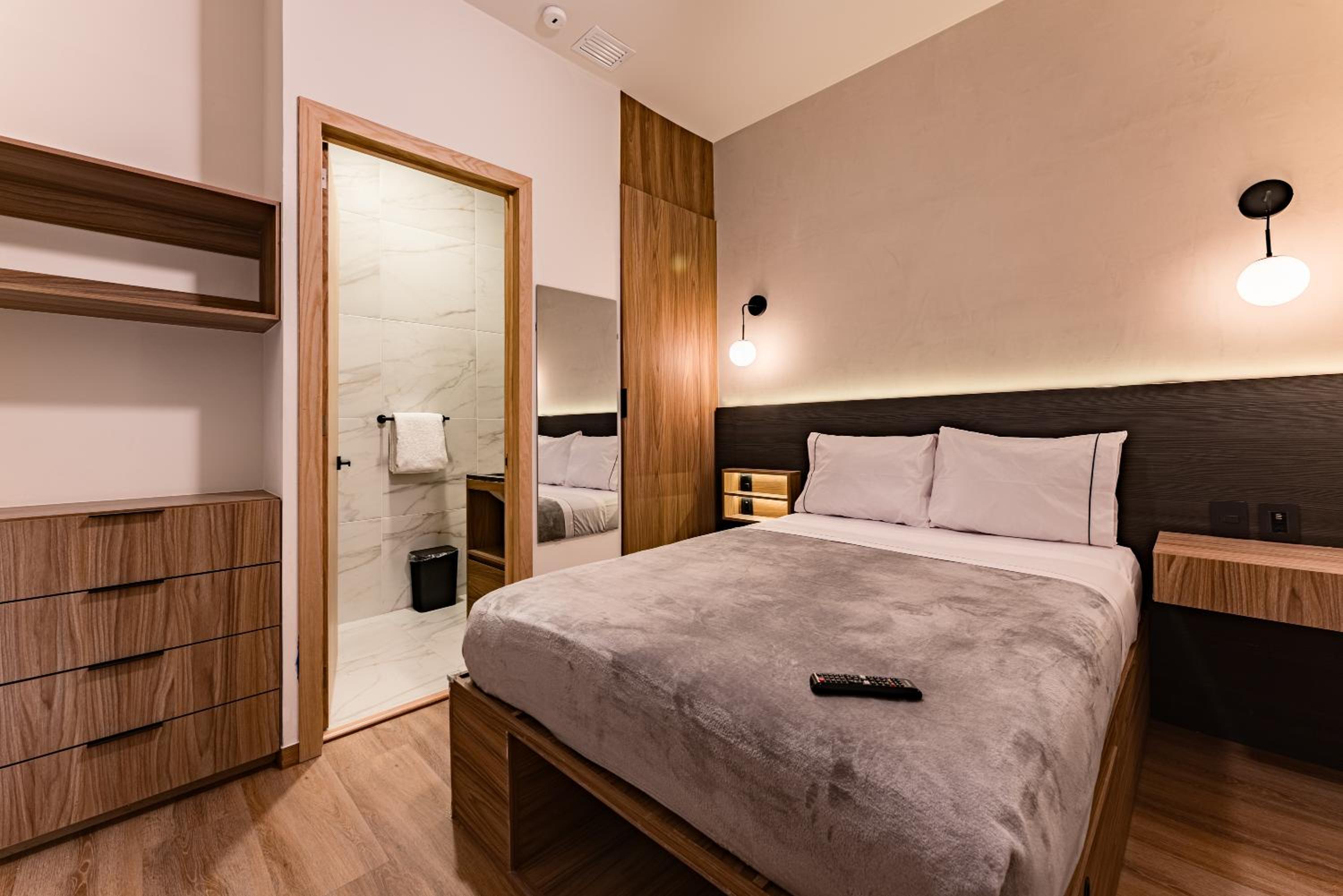 Double Room - Photo 5