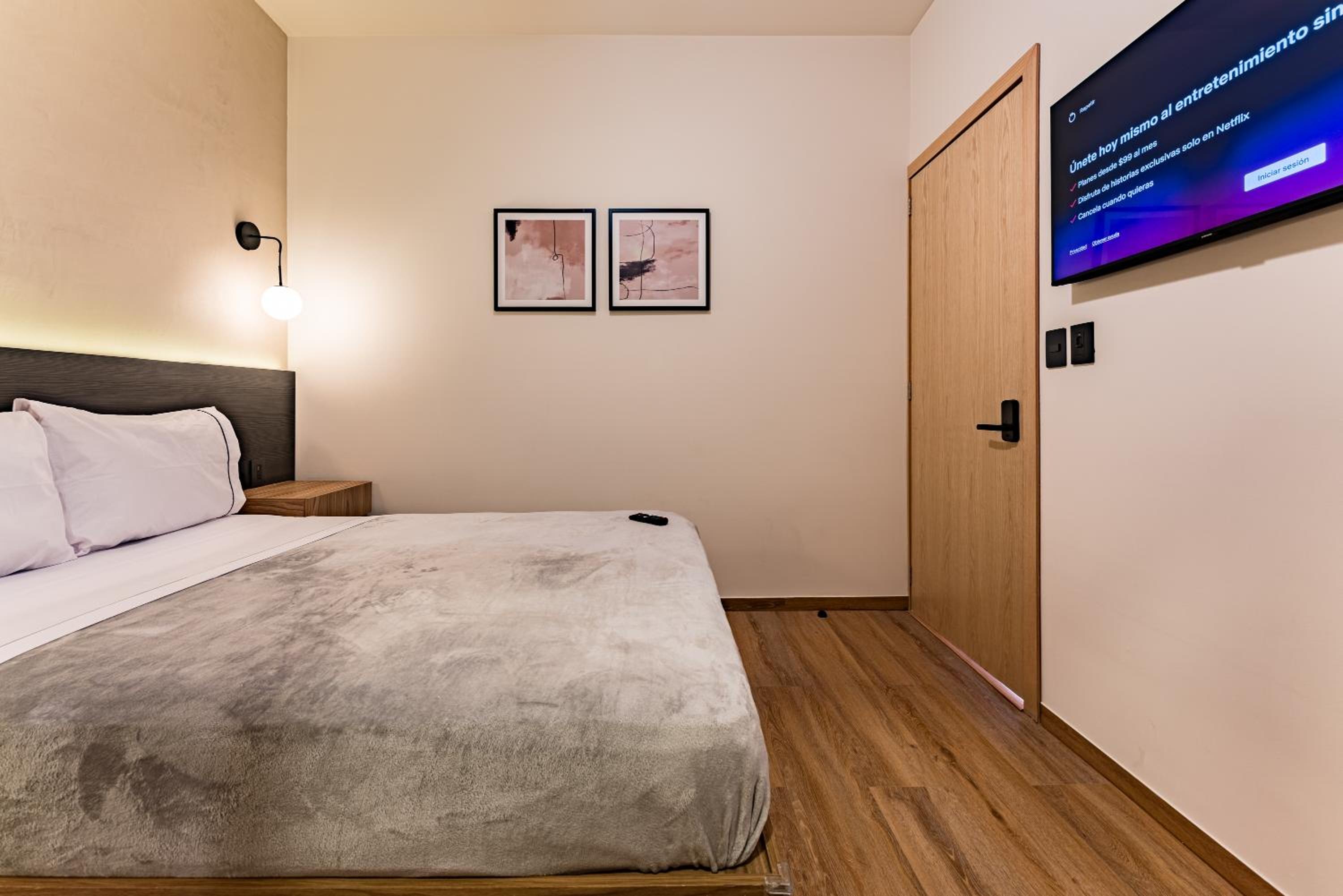 Double Room - Photo 6
