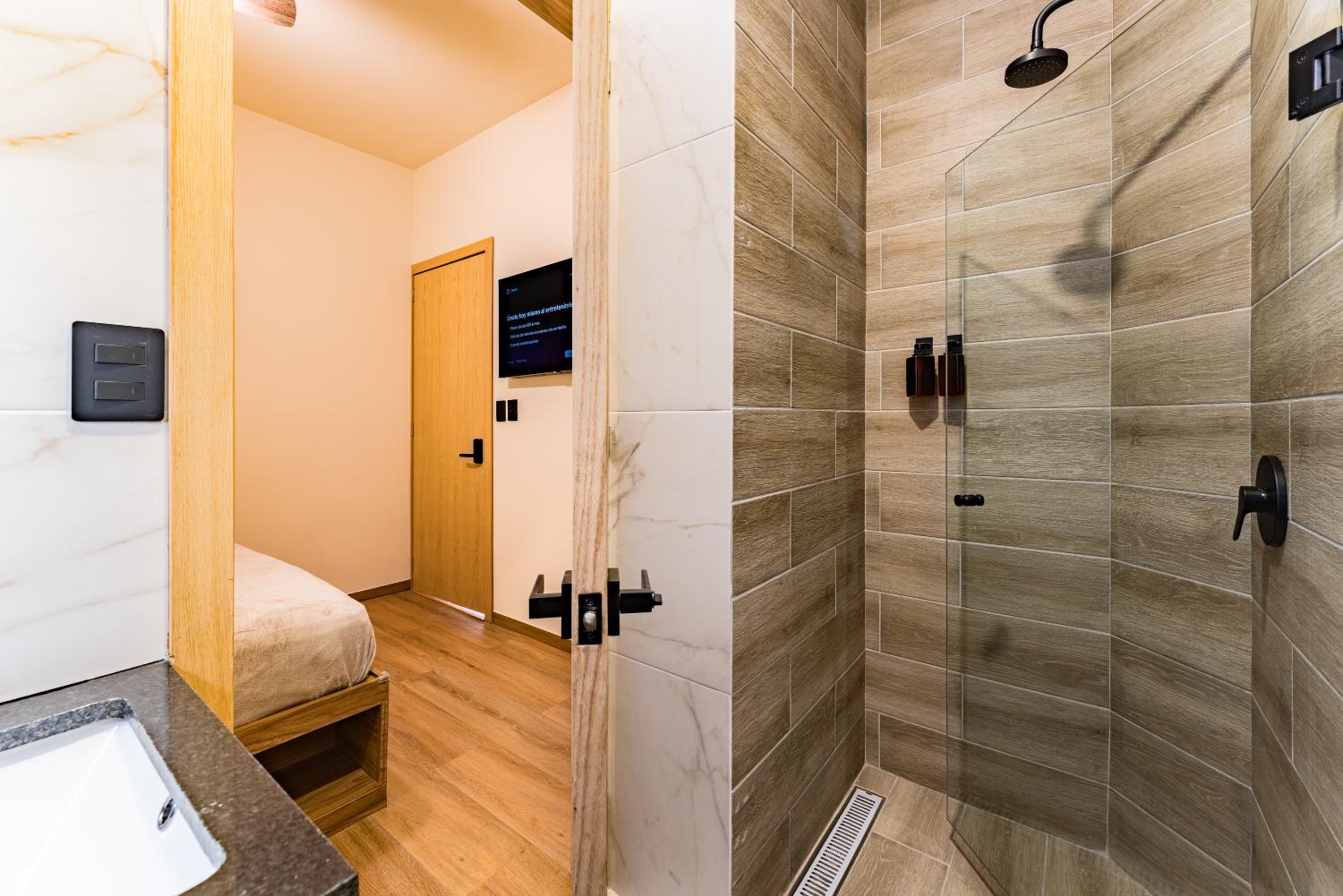 Double Room - Photo 3