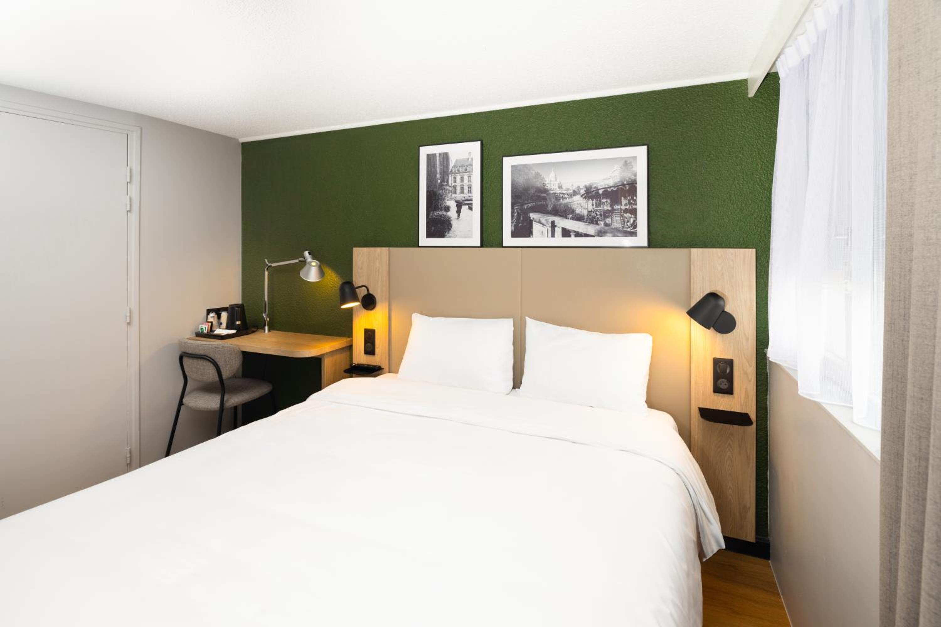 Standard Room - 1 Queen Bed - Photo 11