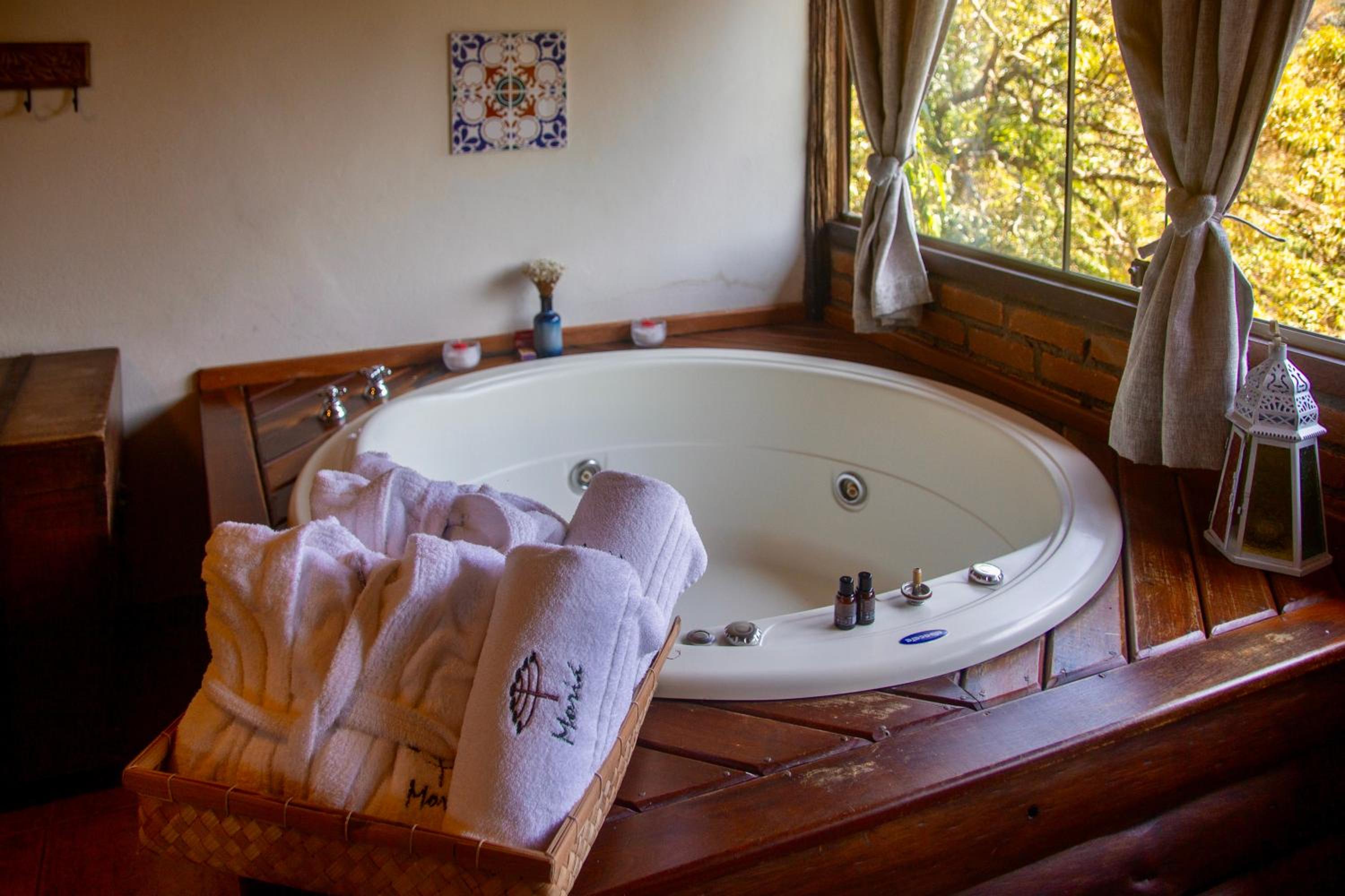 Suite with Spa Bath photo 3