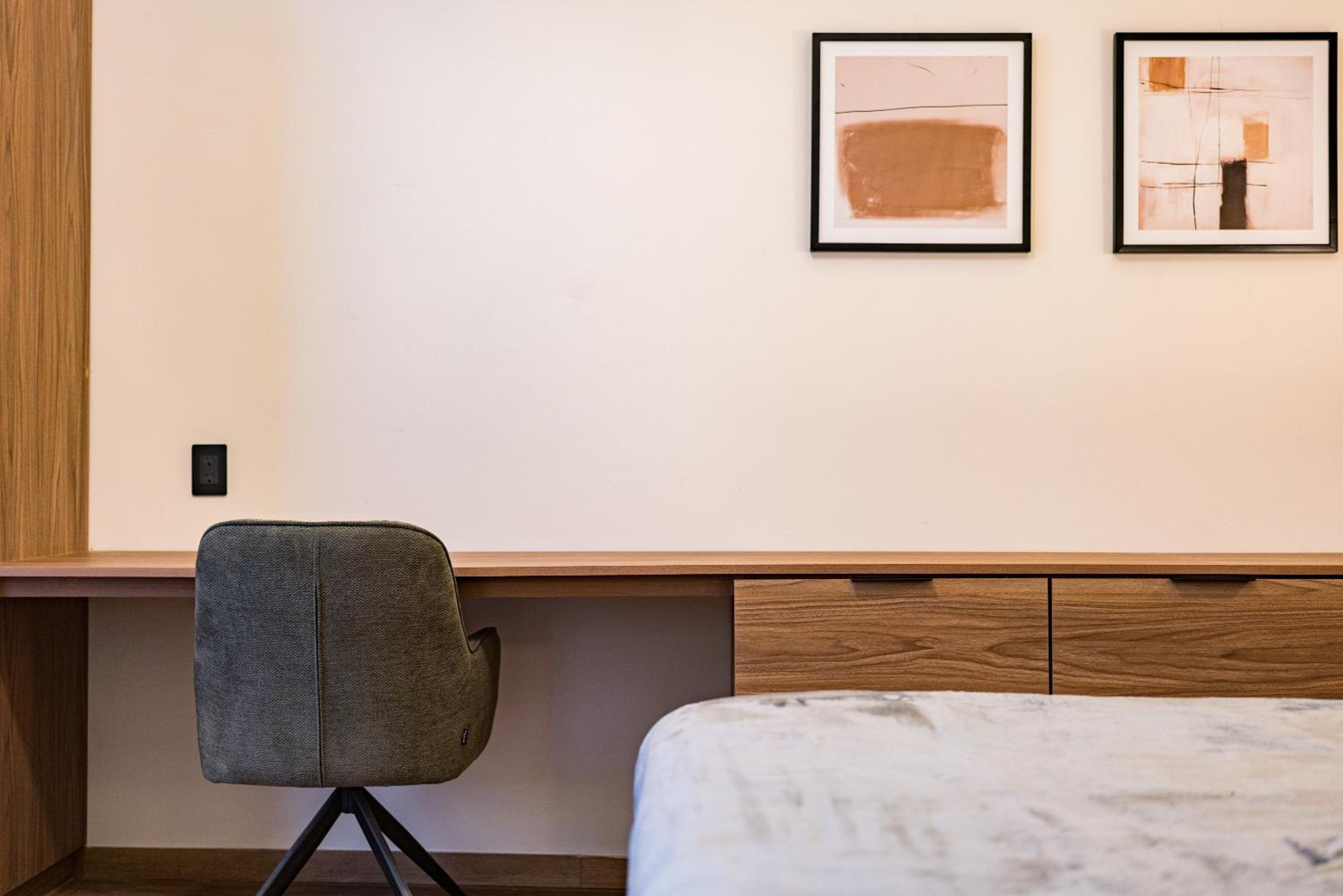 Deluxe Double Room - Photo 9