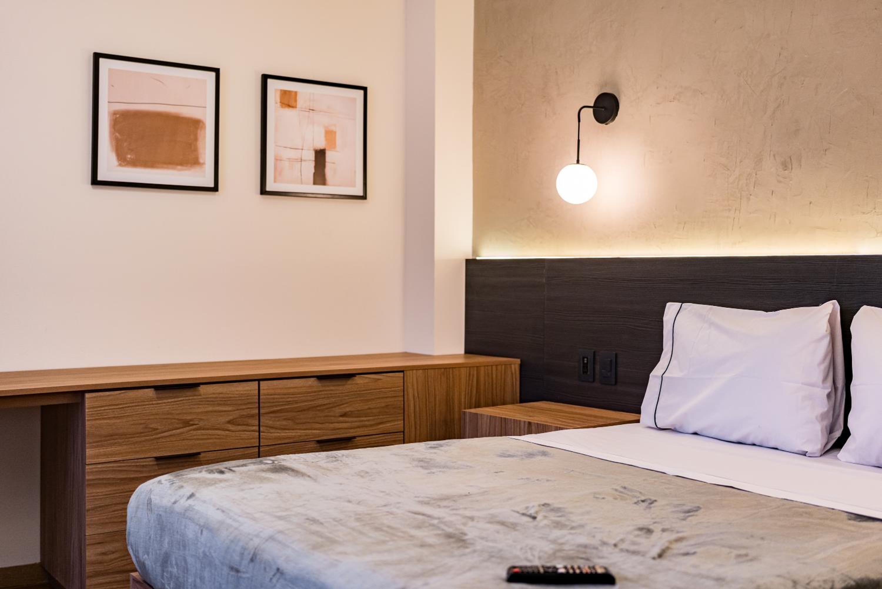 Deluxe Double Room - Photo 14