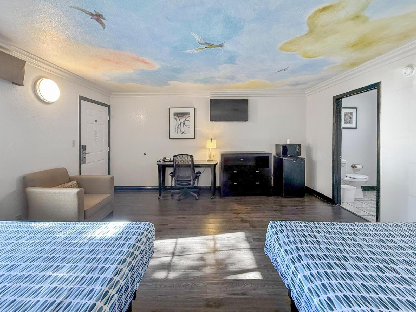 Queen Room - Photo 5