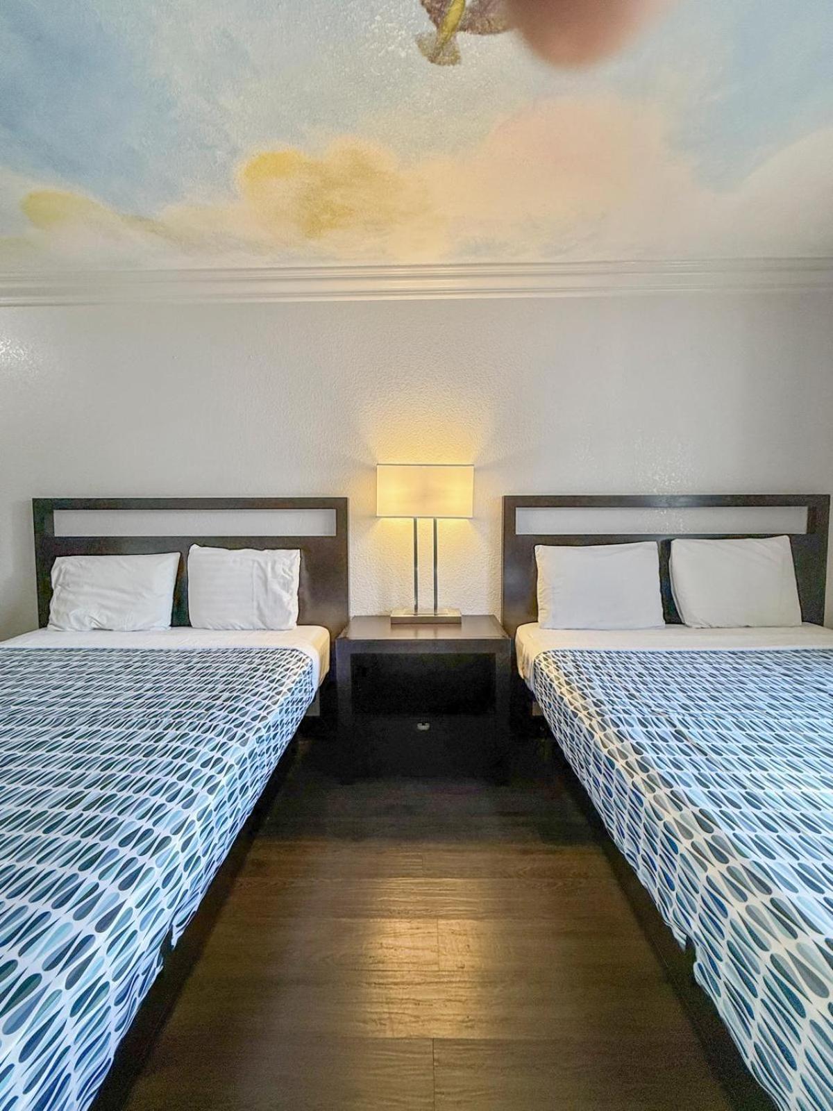 Queen Room - Photo 2