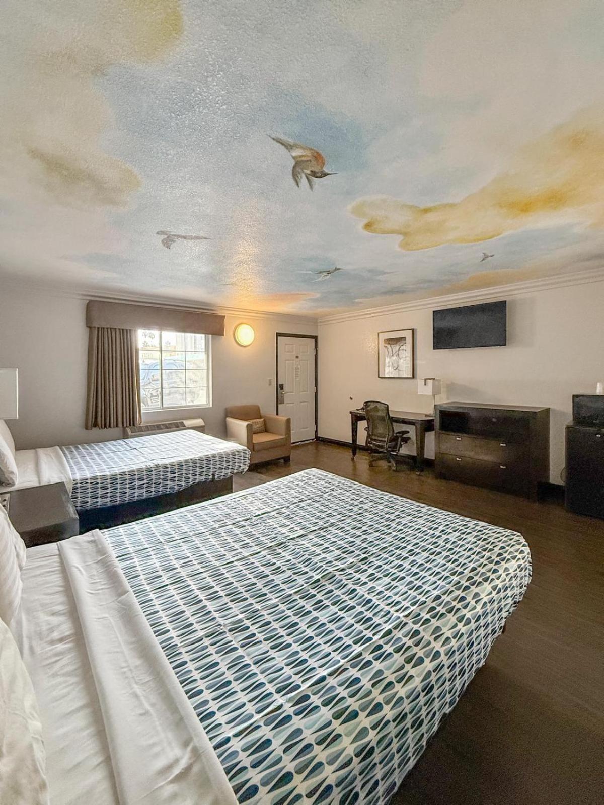 Queen Room - Photo 6