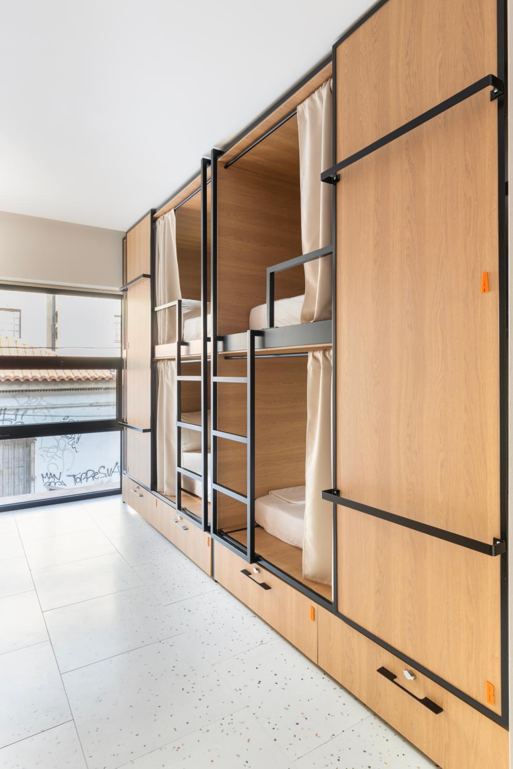 Bed in 4-bed Mixed Dorm