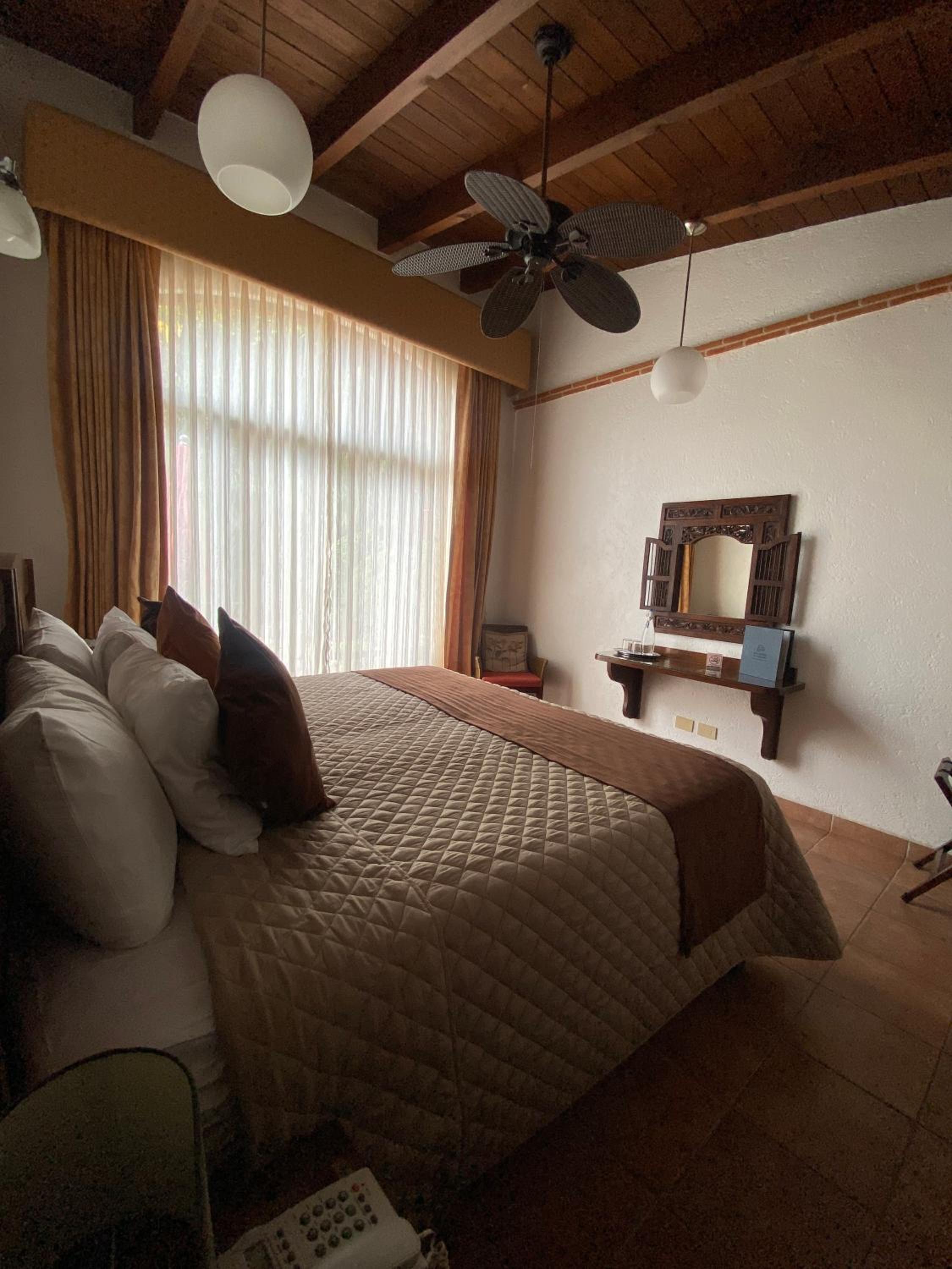 Standard Double Room - Photo 7