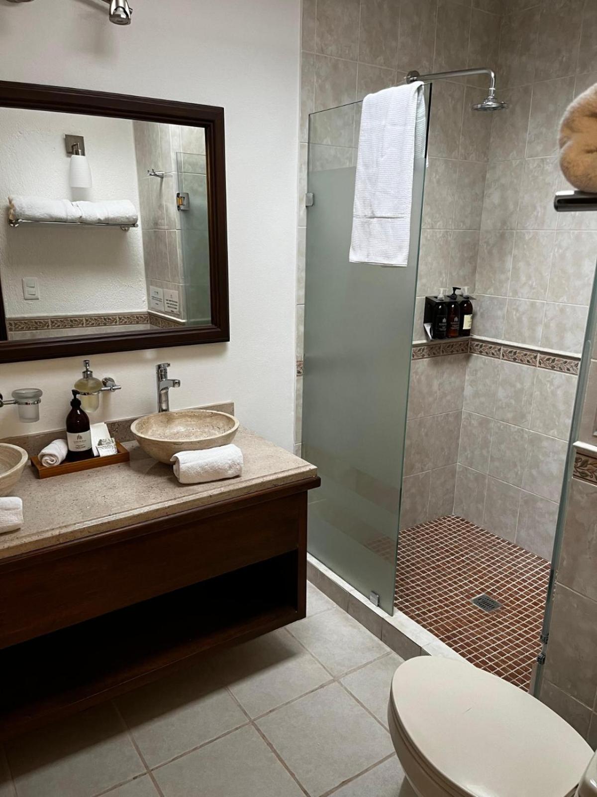 Standard Double Room - Photo 2