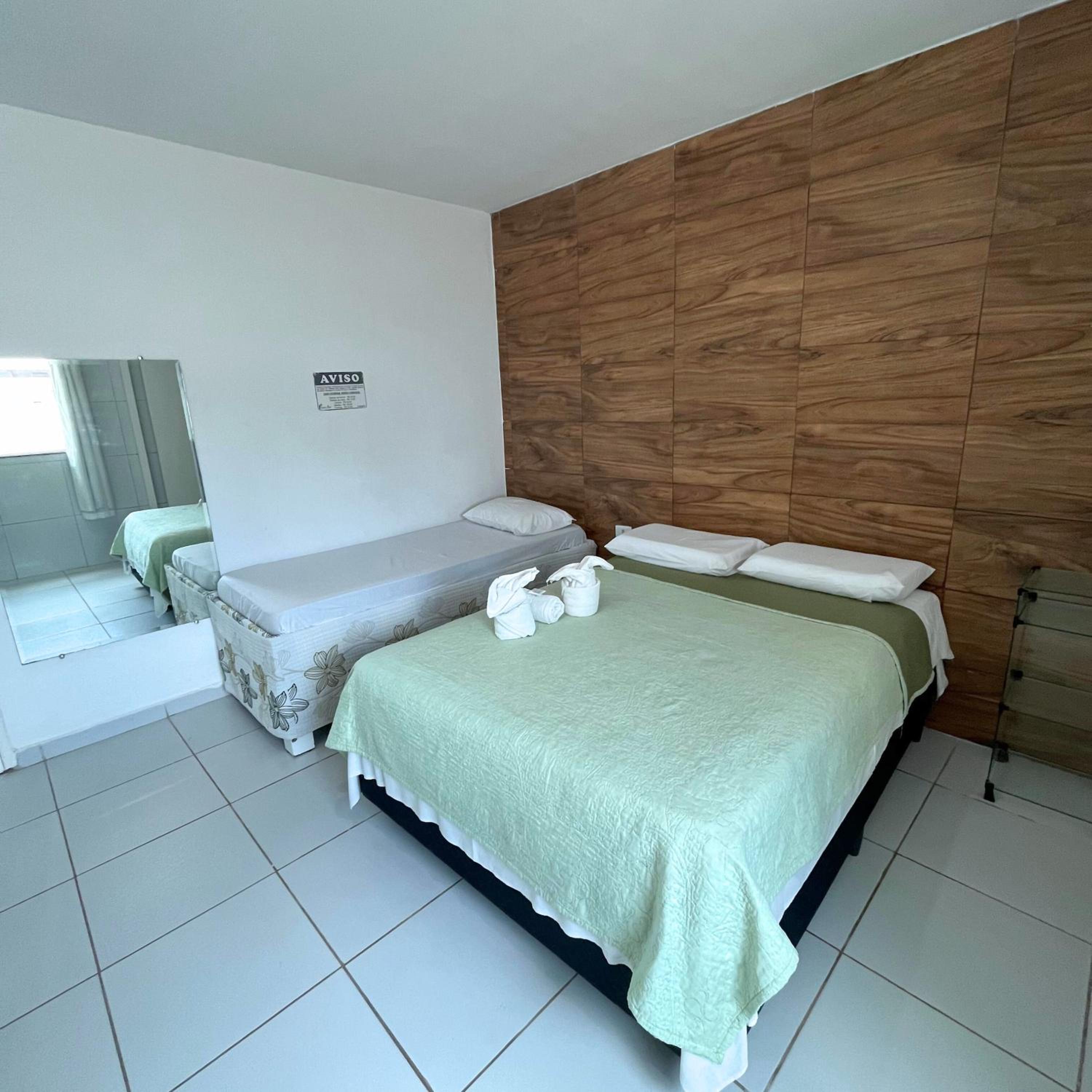 Standard Quadruple Room - Photo 3