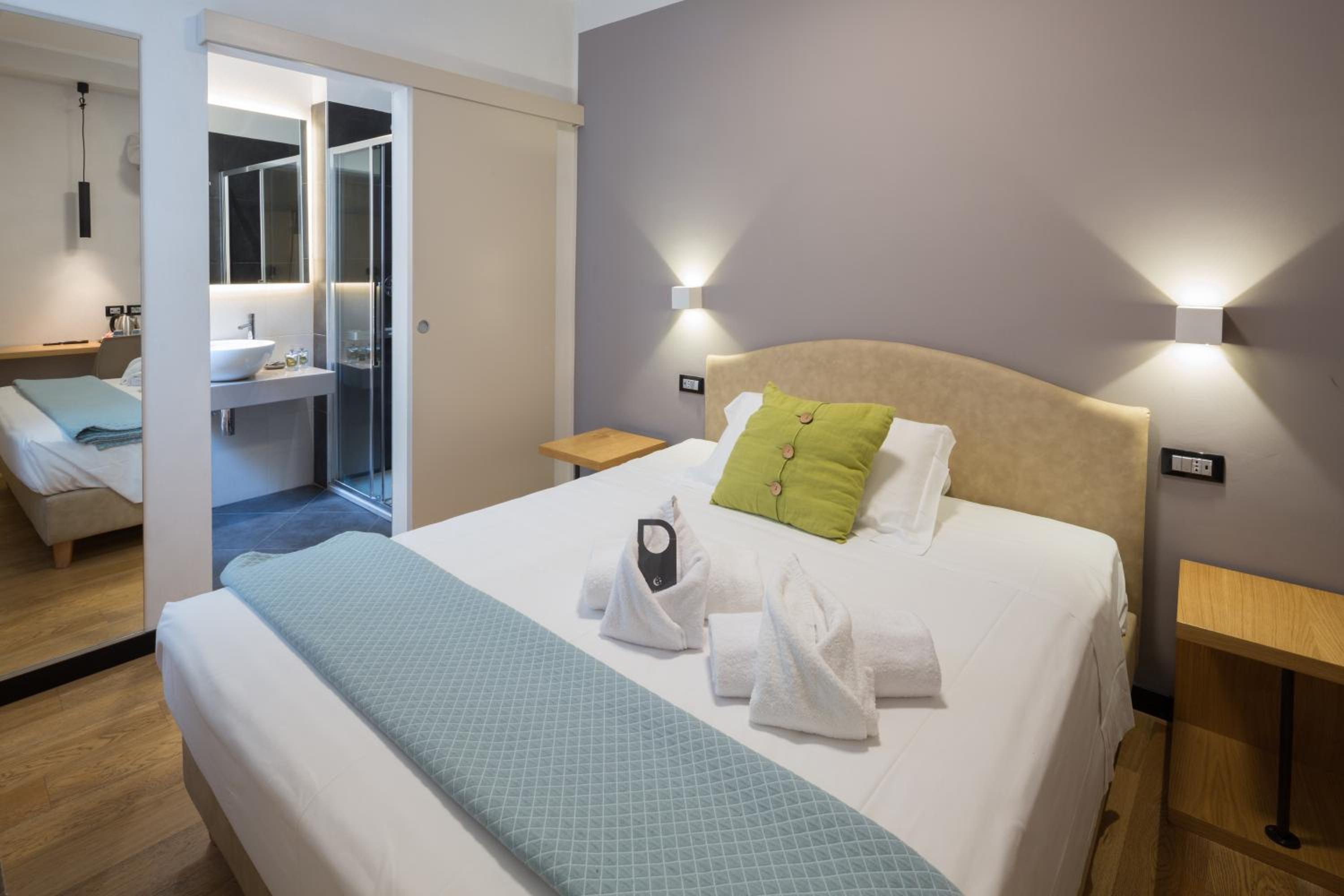 Standard Double Room photo 2