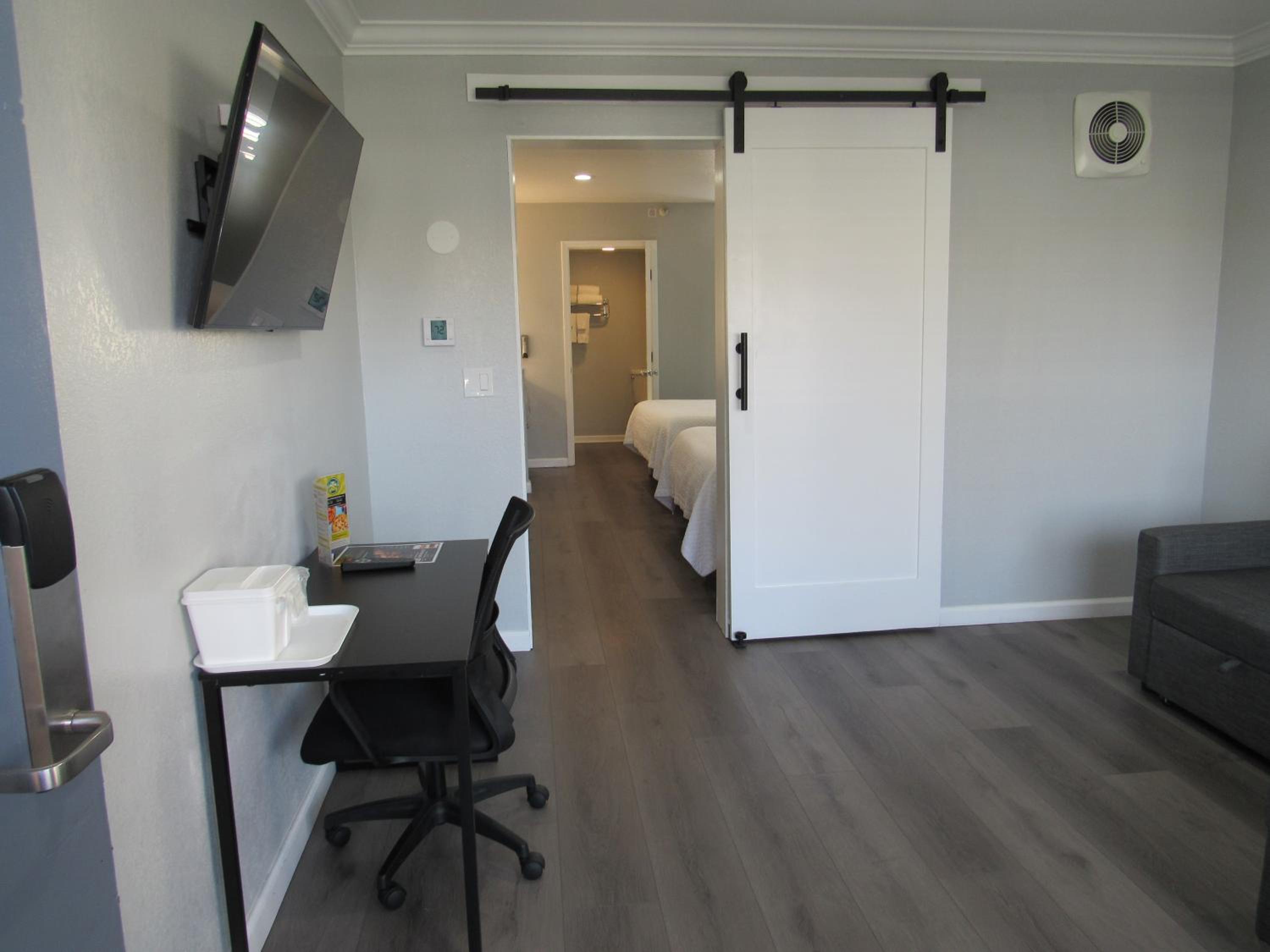 Queen Suite with Two Queen Beds and Living Room - Non Smoking - Photo 1