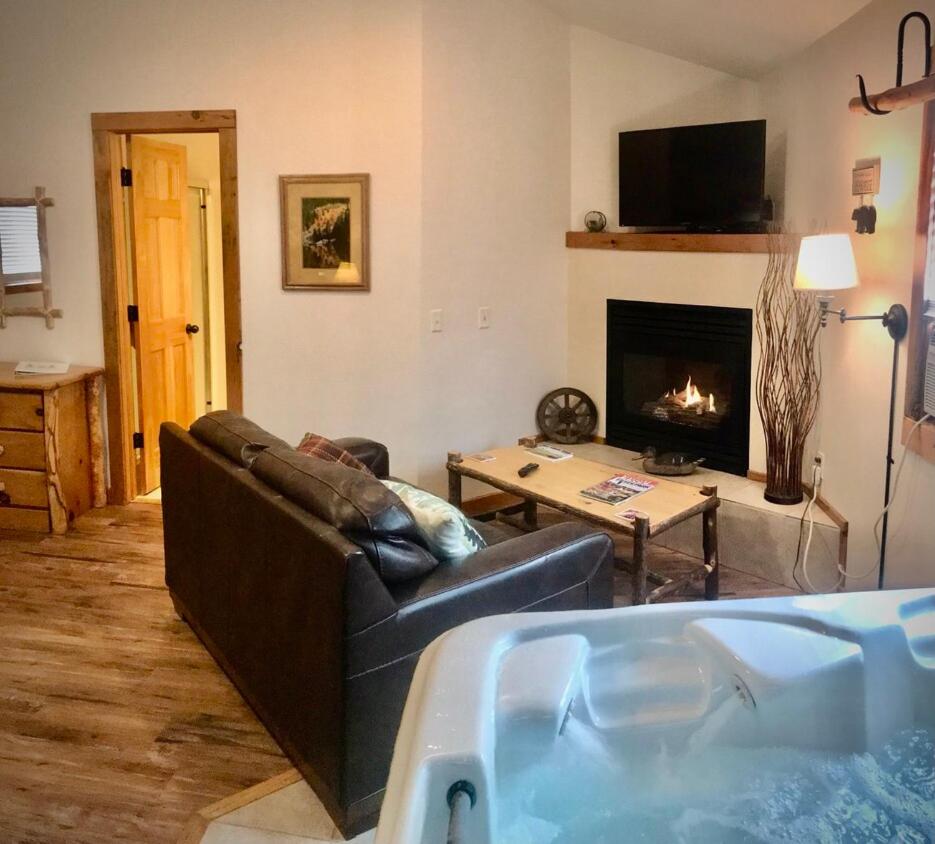 Cottage with Hot Tub #6