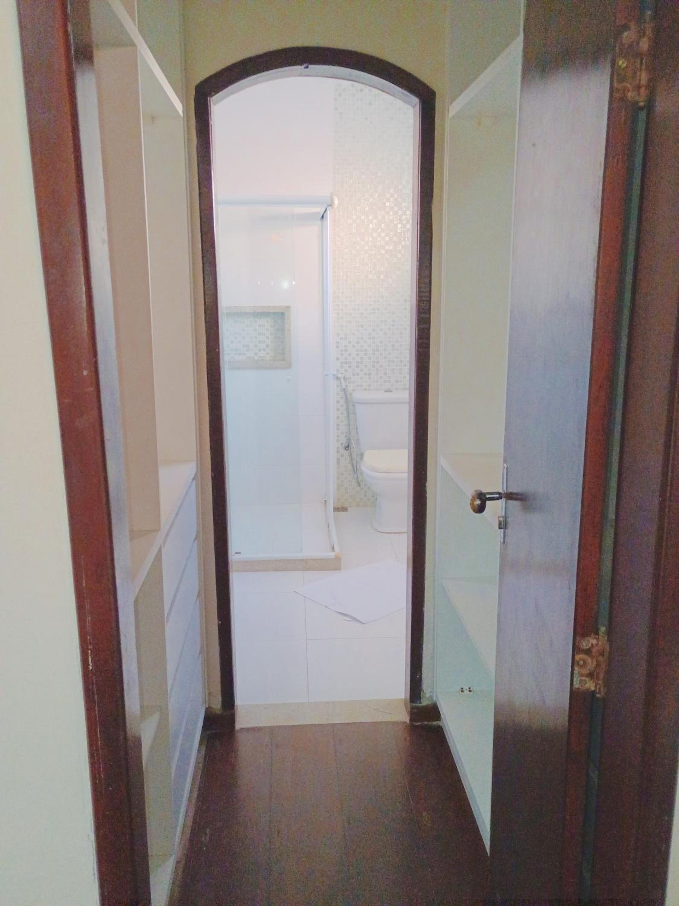 Deluxe King Suite photo 3