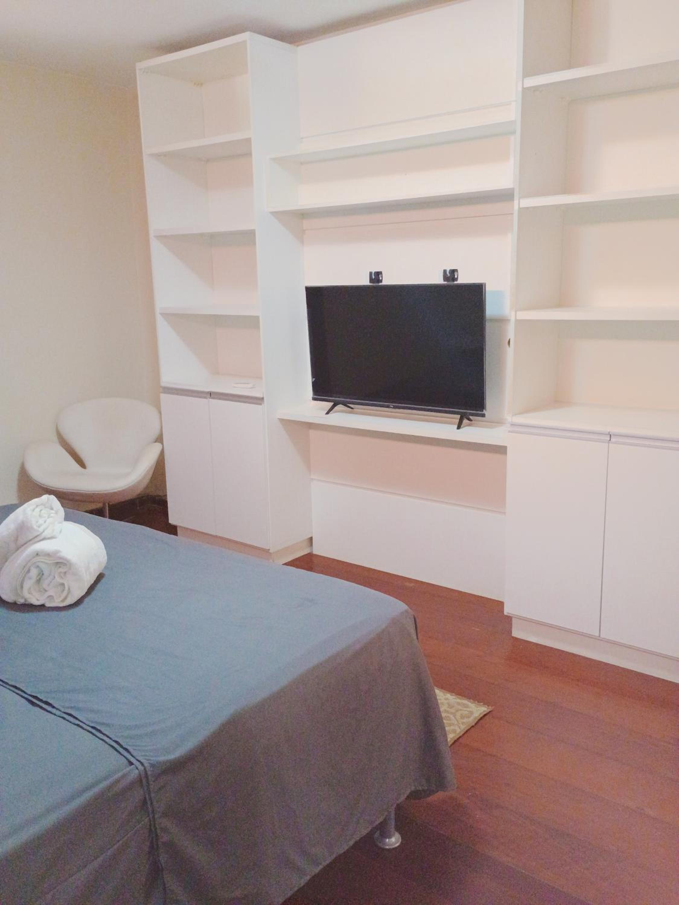 Deluxe King Suite photo 2