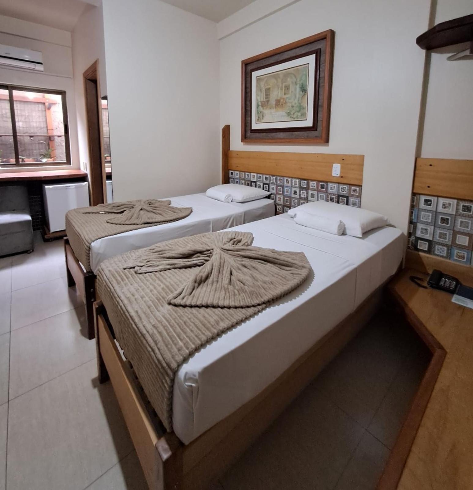 Double Twin Room - Photo 2