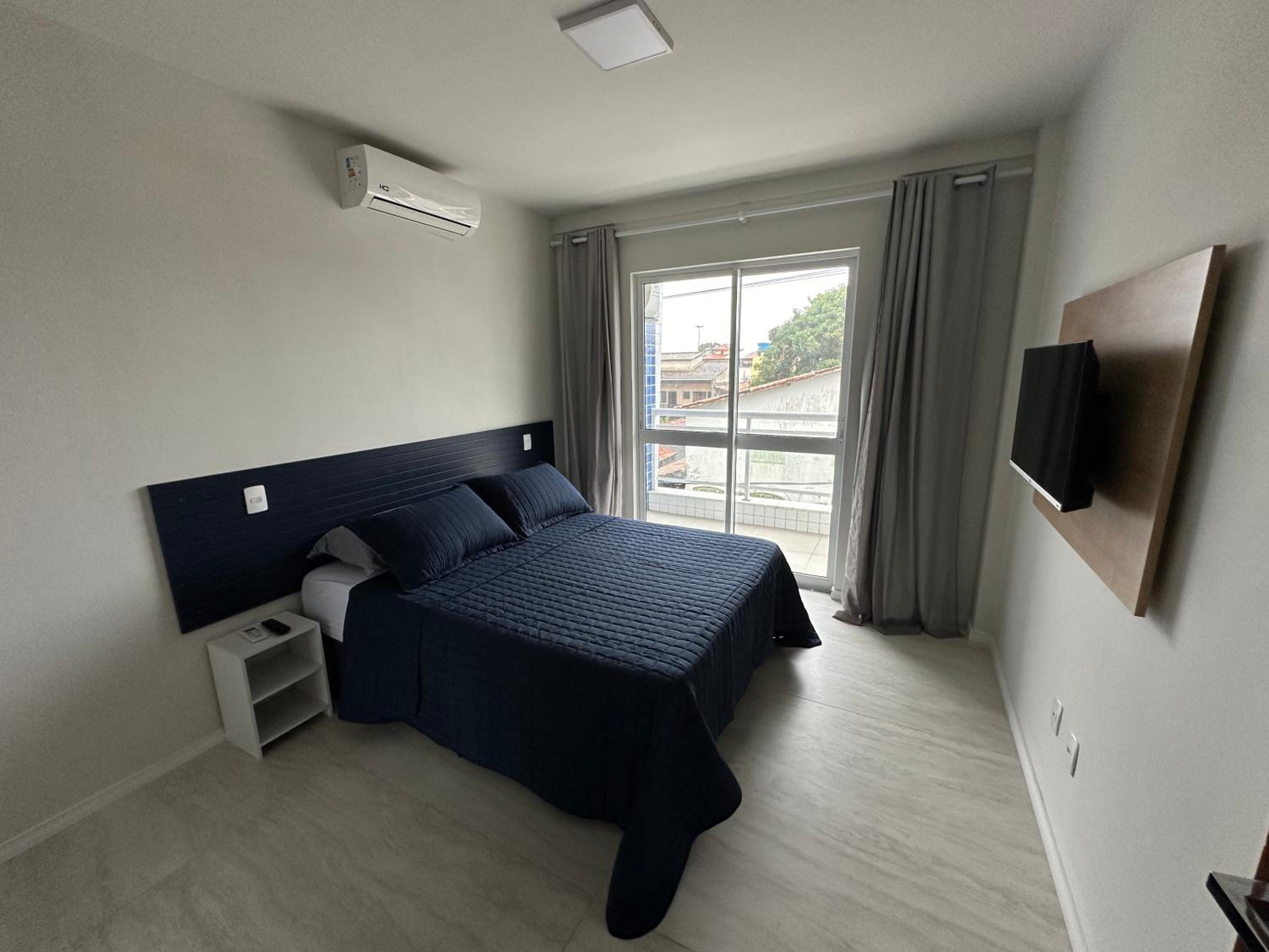 One-Bedroom Apartment with City View photo 1