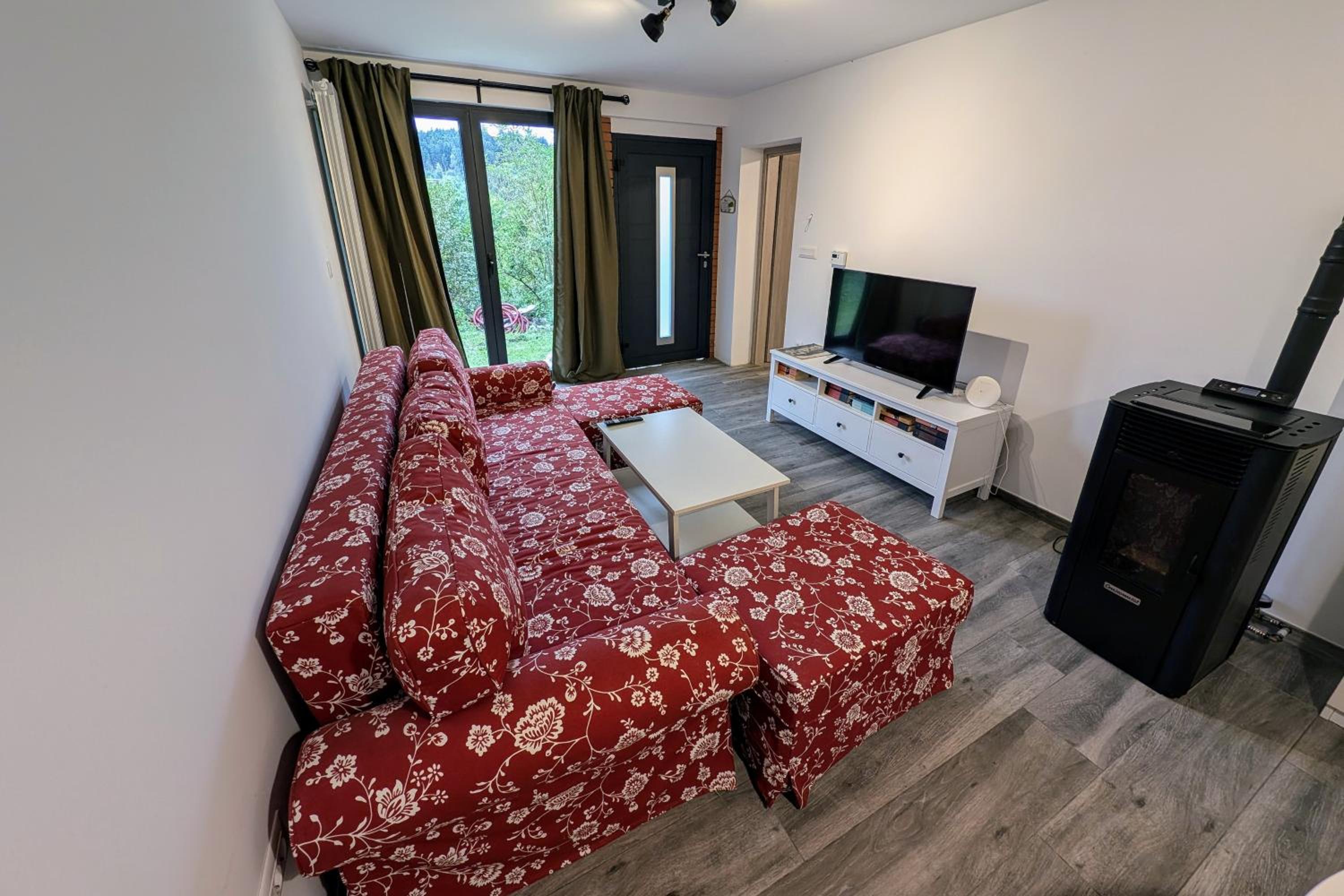 One-Bedroom Apartment photo 2
