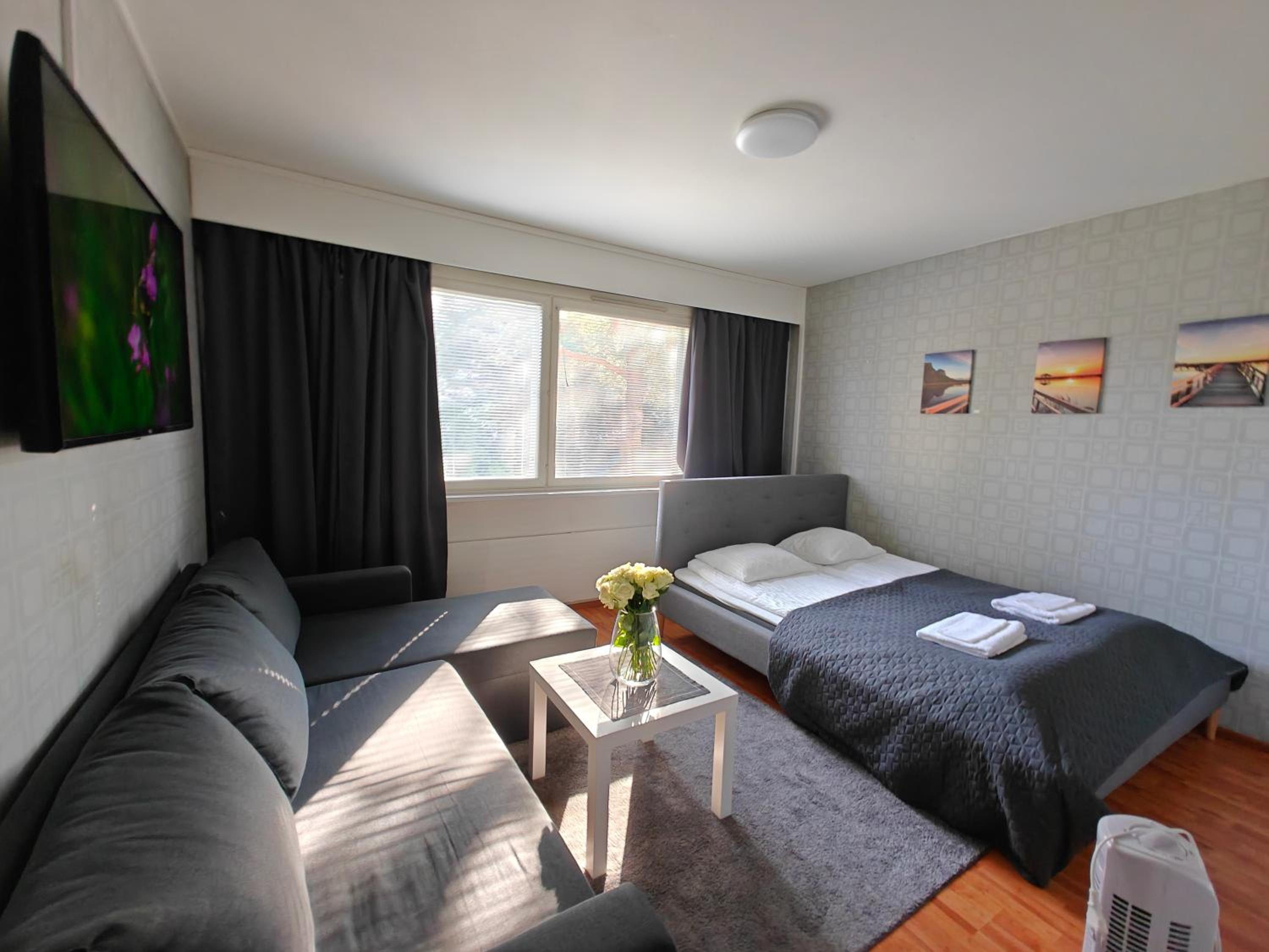 One-Bedroom Apartment photo 1