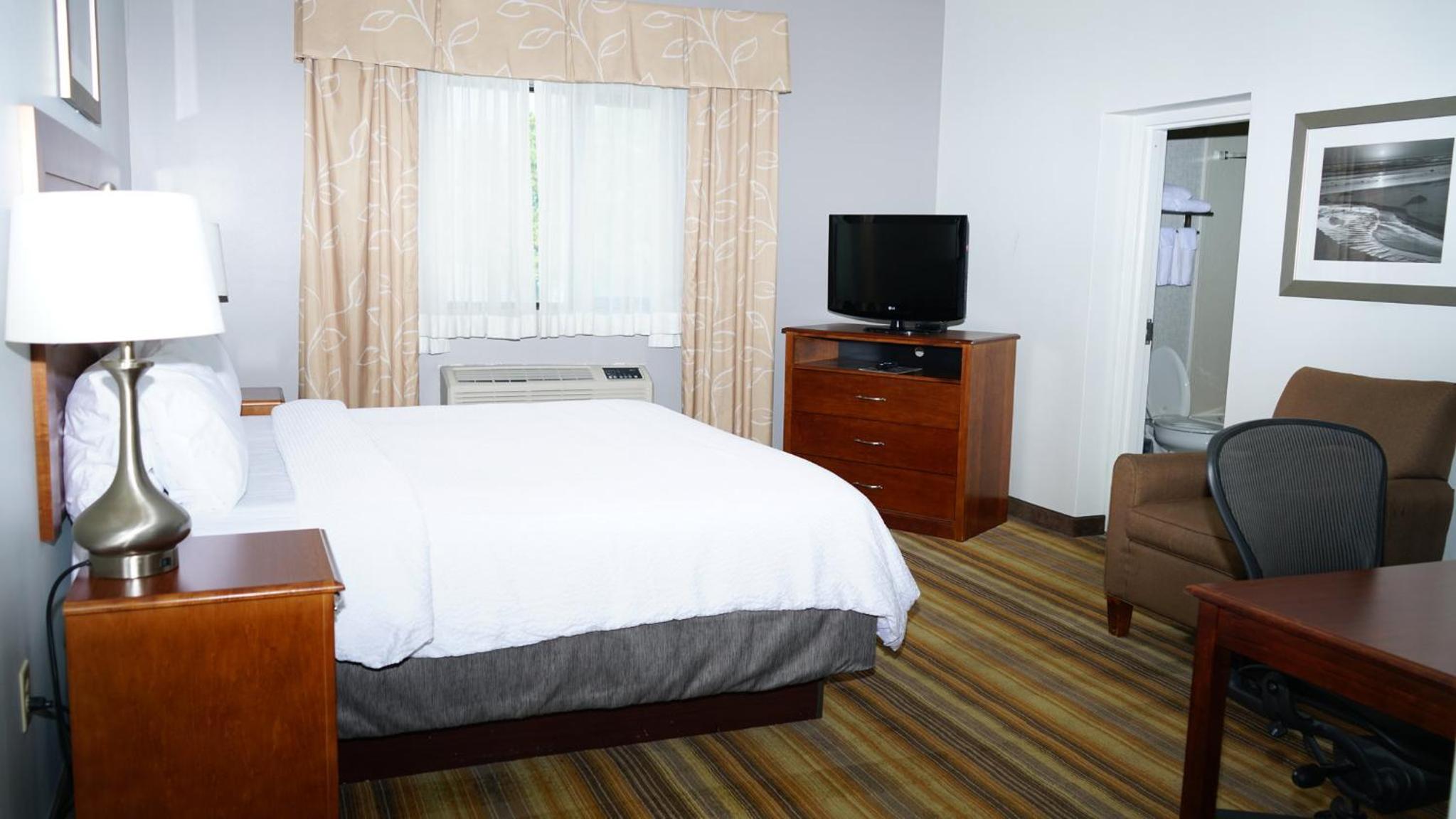 Standard King Room - Photo 2