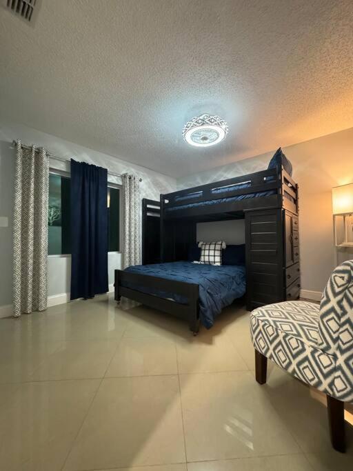 Four-Bedroom House photo 1
