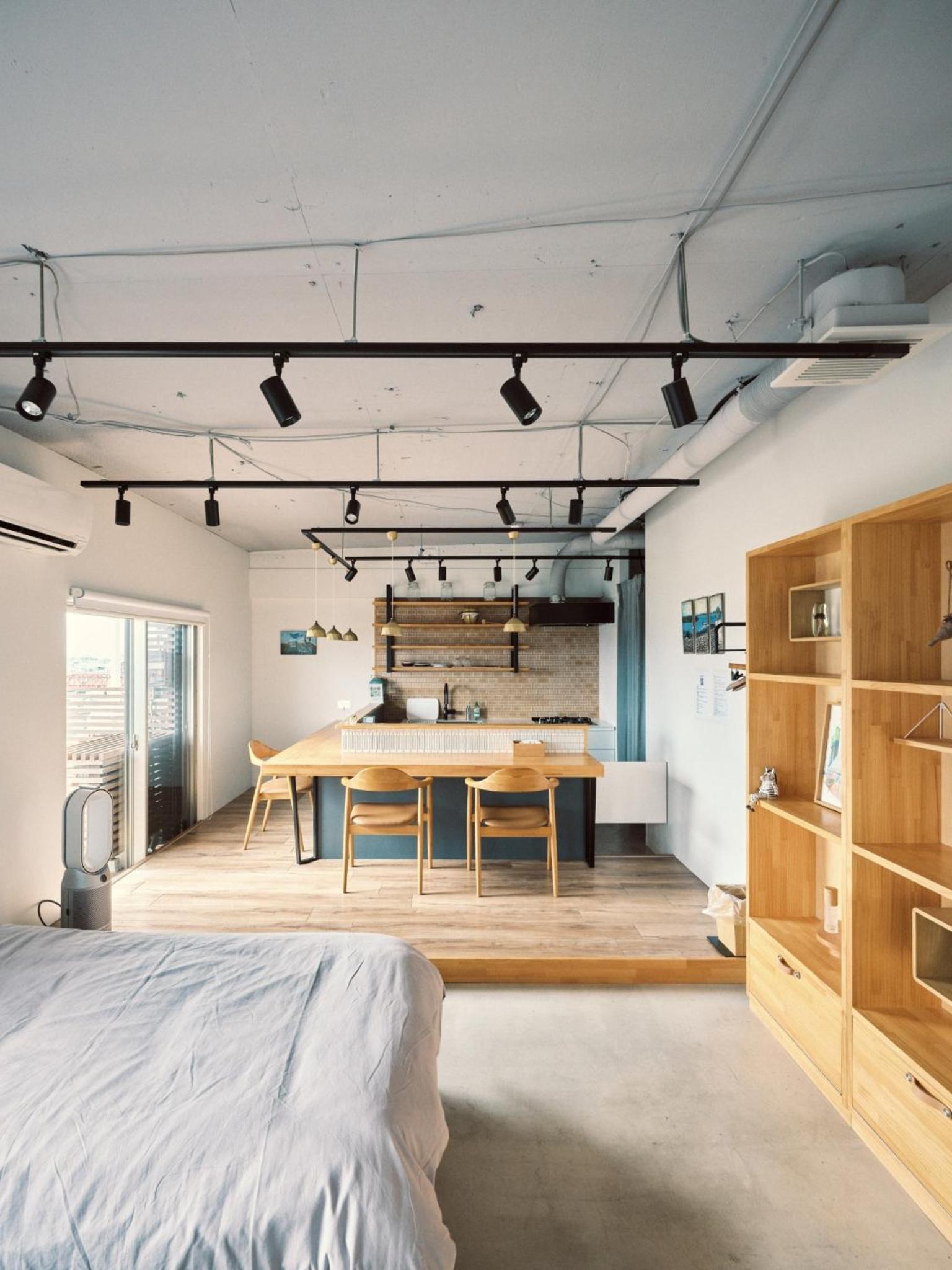 One-Bedroom Apartment photo 1