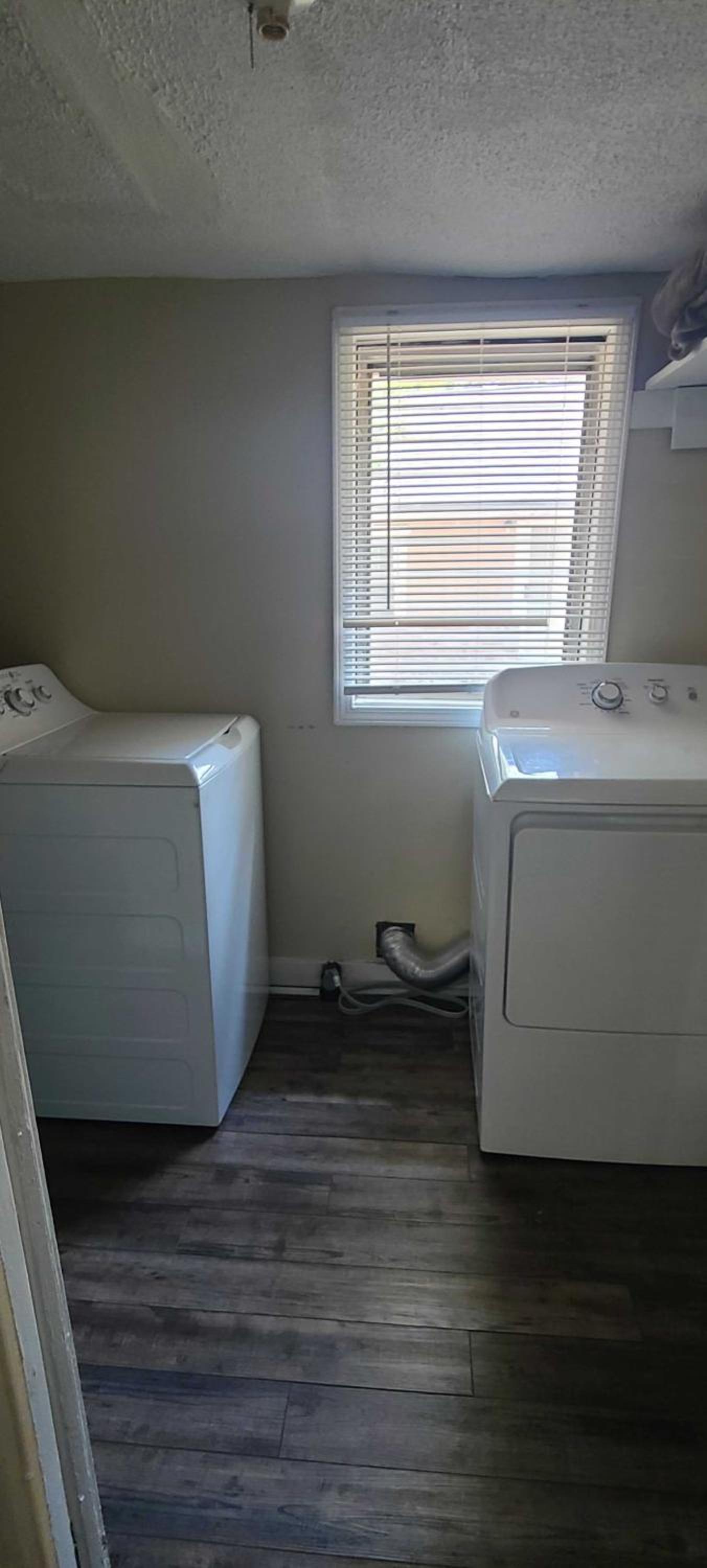 Family Room - Photo 22