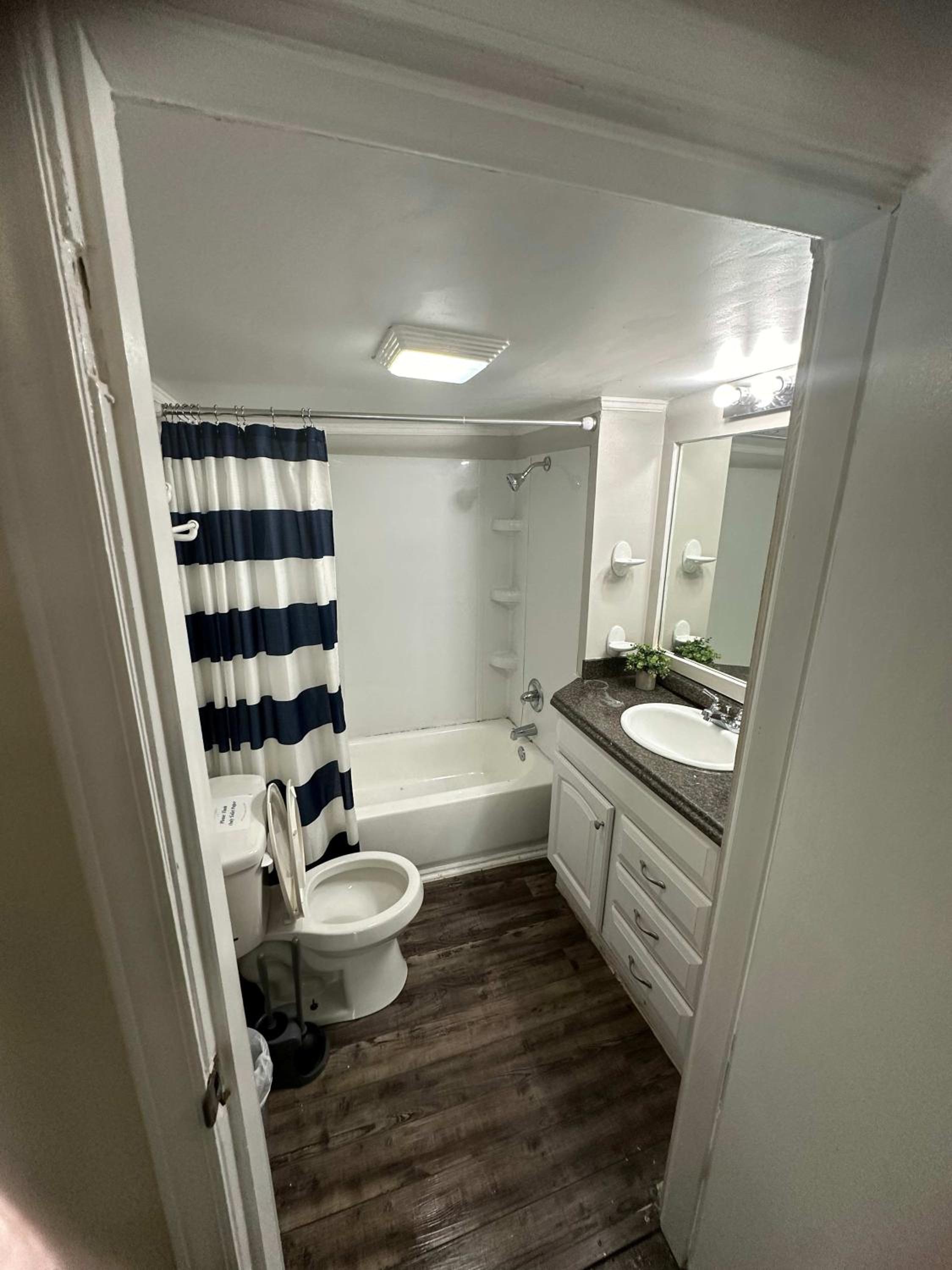 Family Room - Photo 27