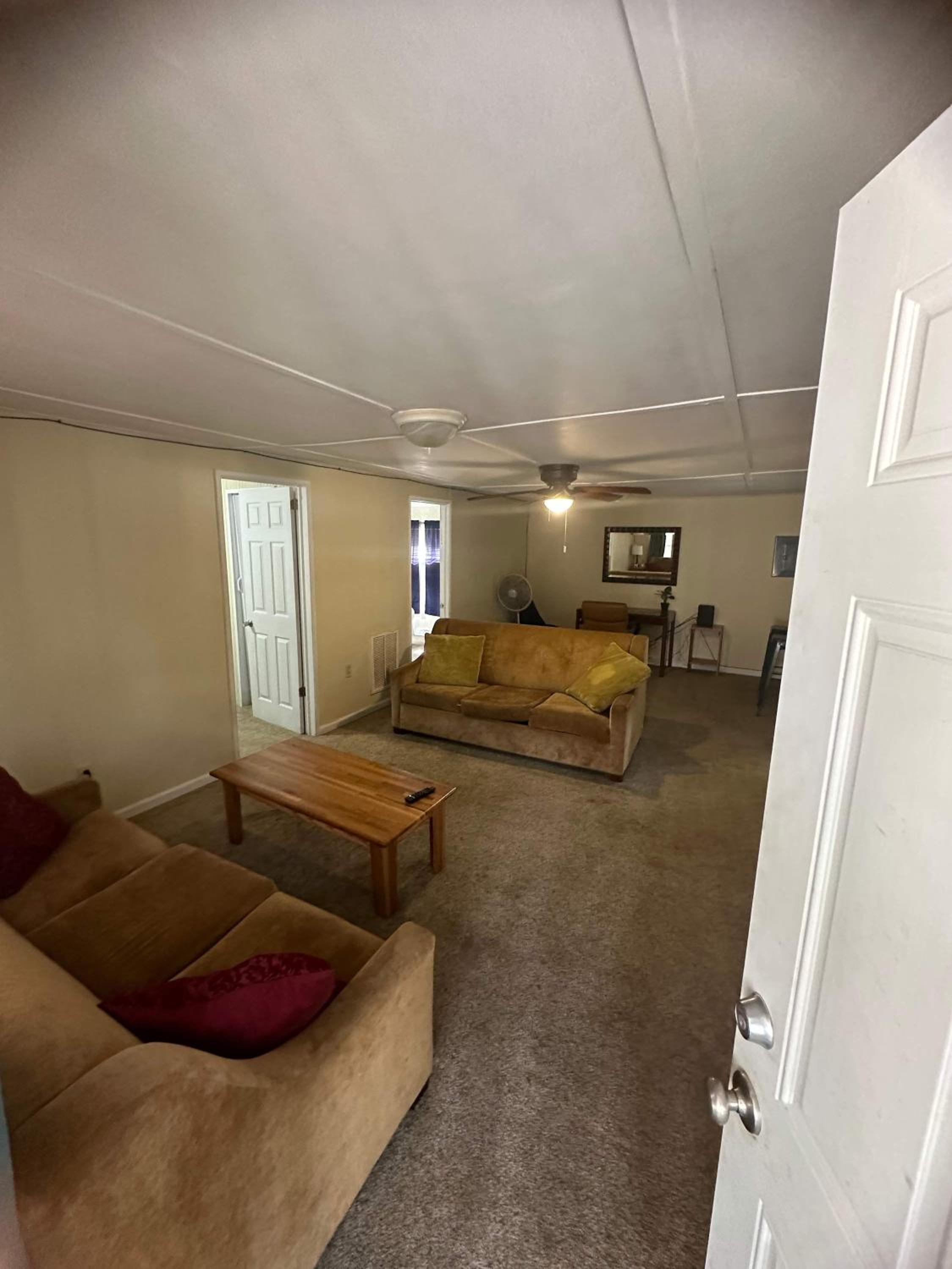 Family Room - Photo 58
