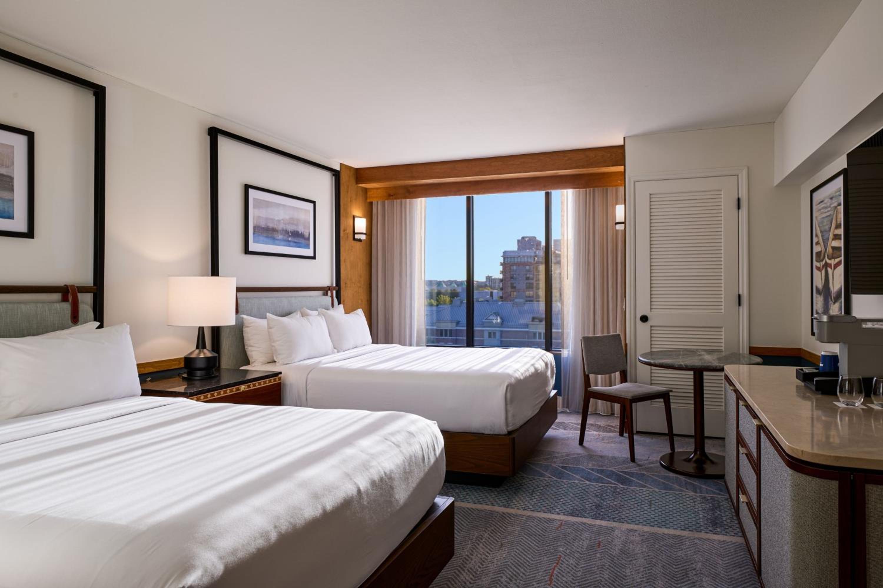 Queen Room with Two Queen Beds, City View and Roll-in Shower - Mobility Accessible photo 1