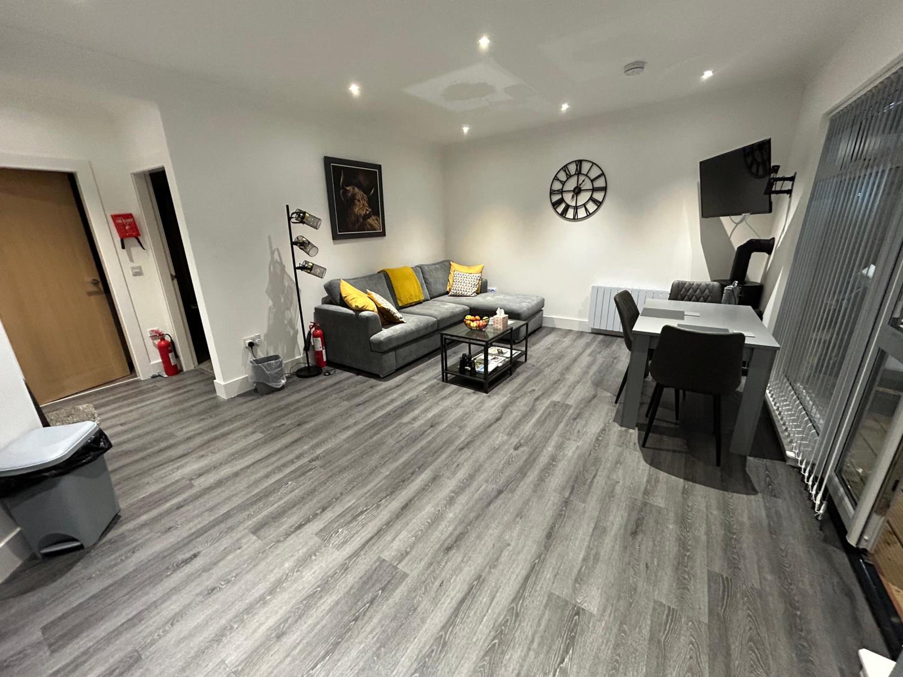 One-Bedroom House photo 1