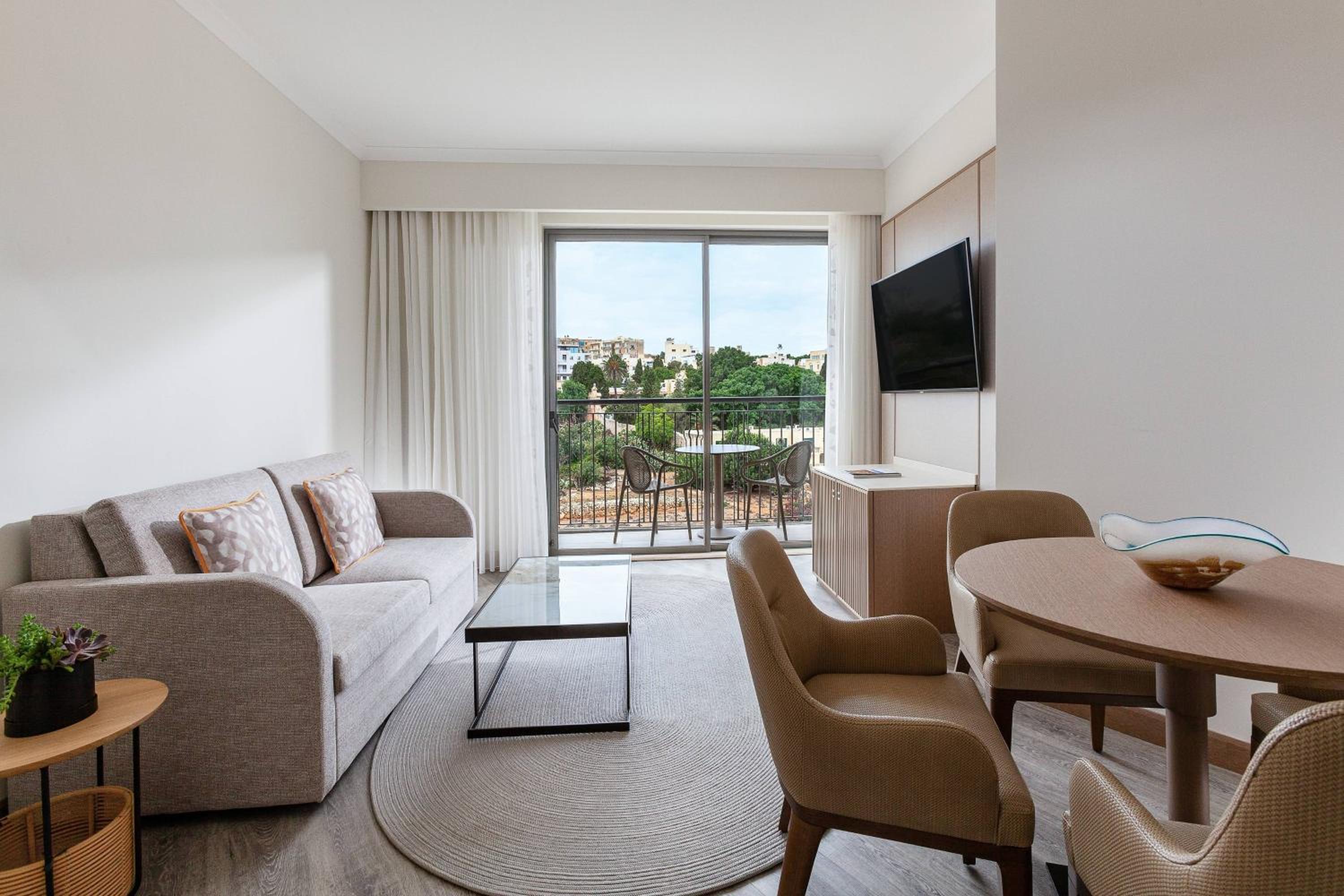 Executive Suite with M Club Lounge Access
