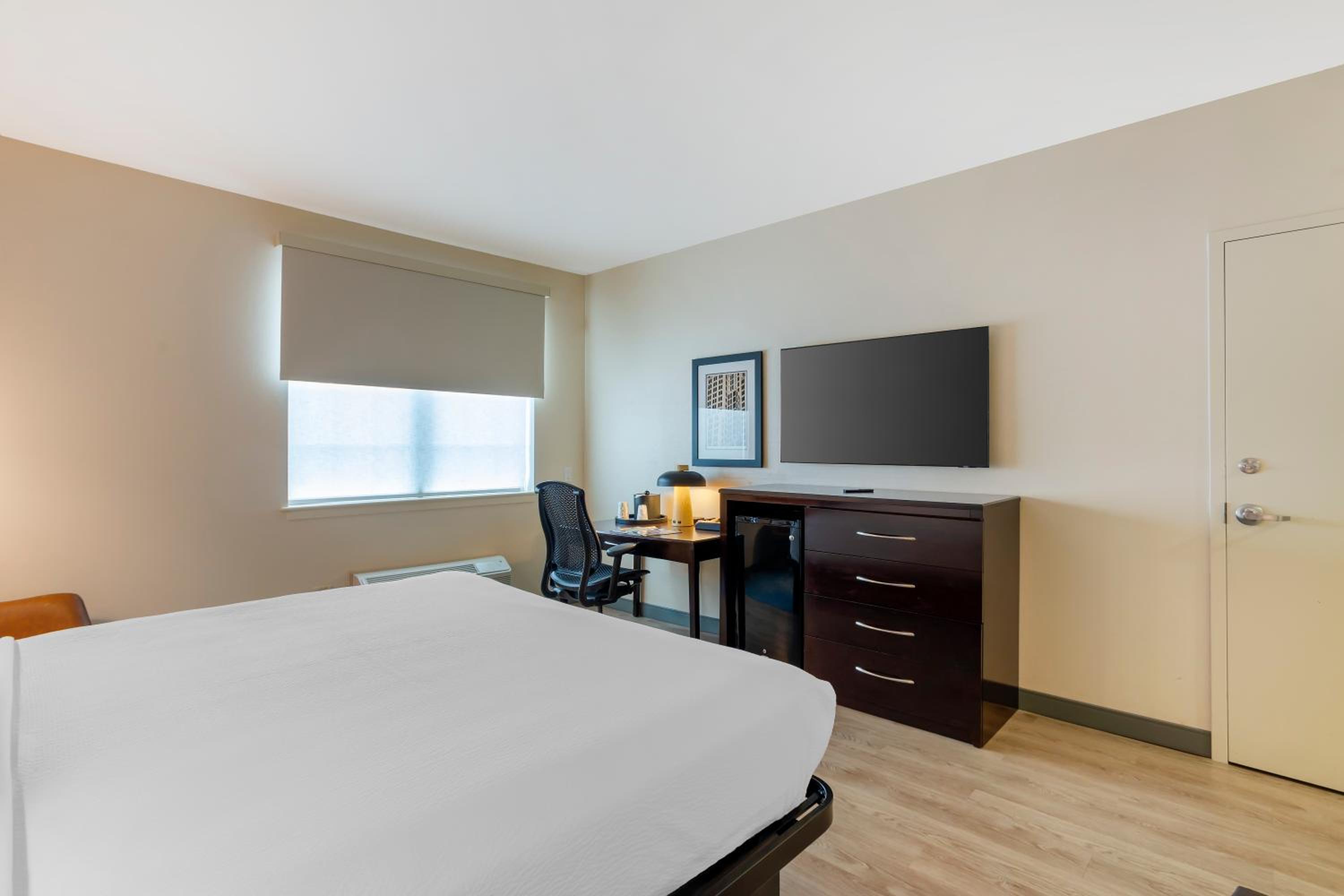 King Room - Non-Smoking photo 1