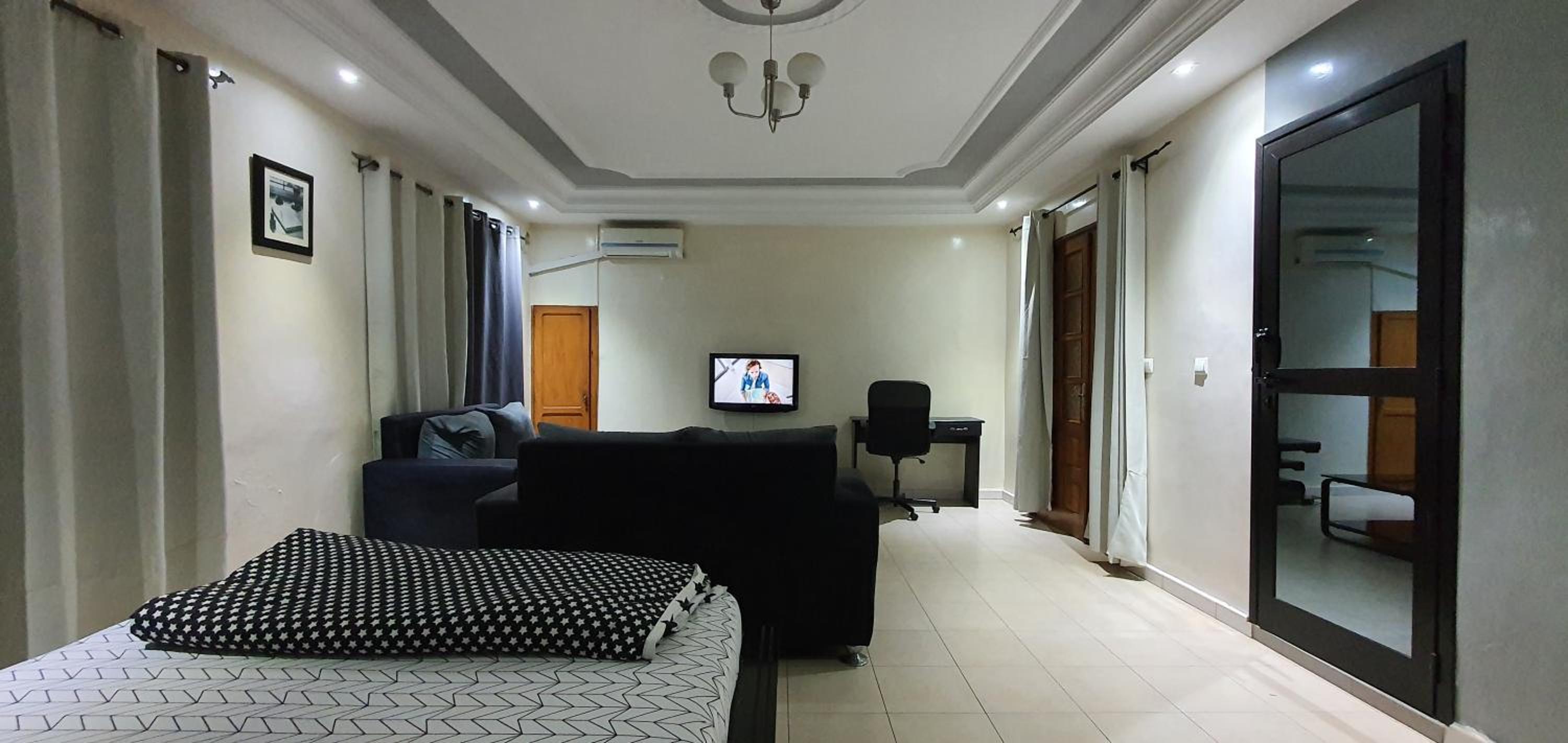 Deluxe Studio