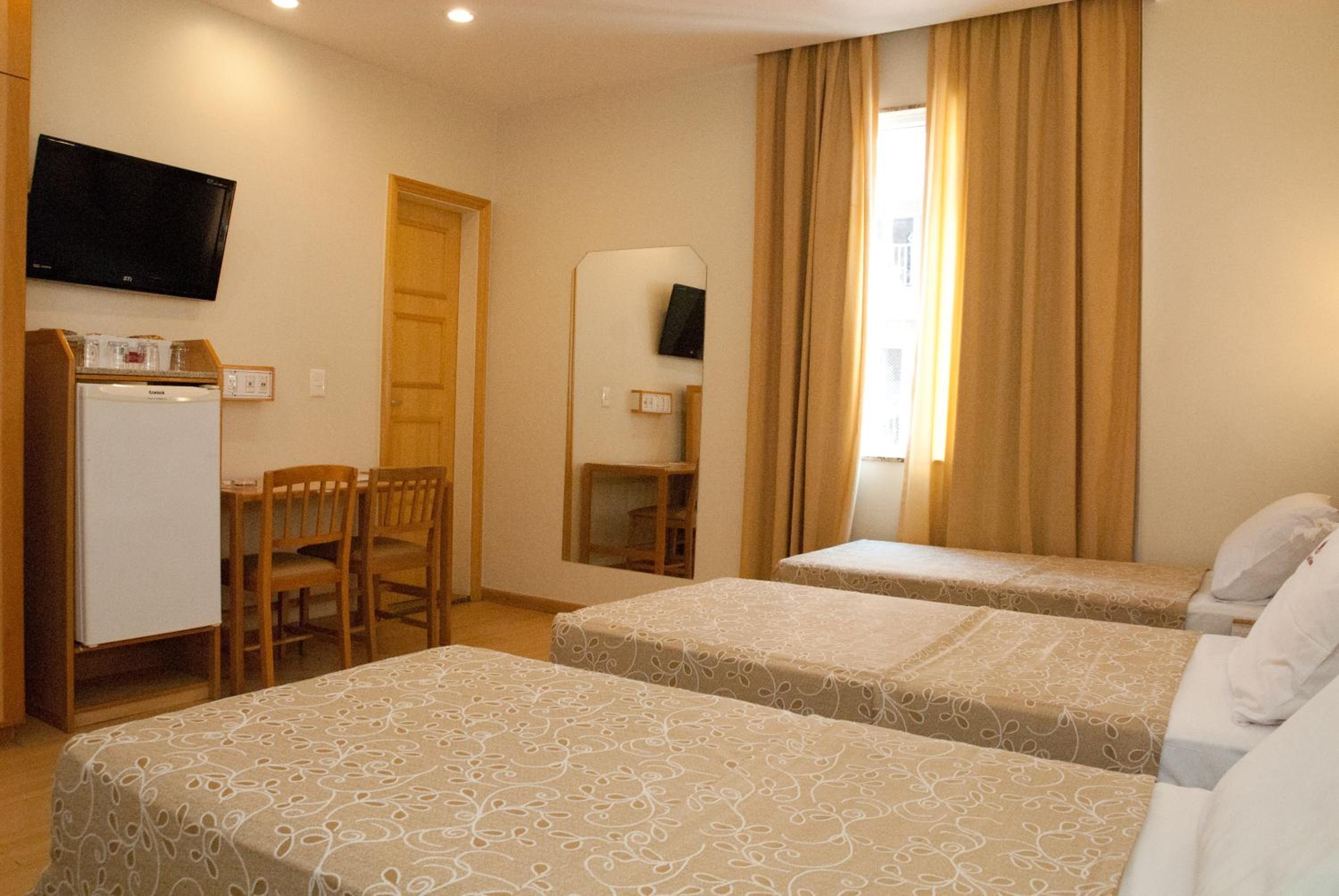 Standard Quadruple Room - Photo 9