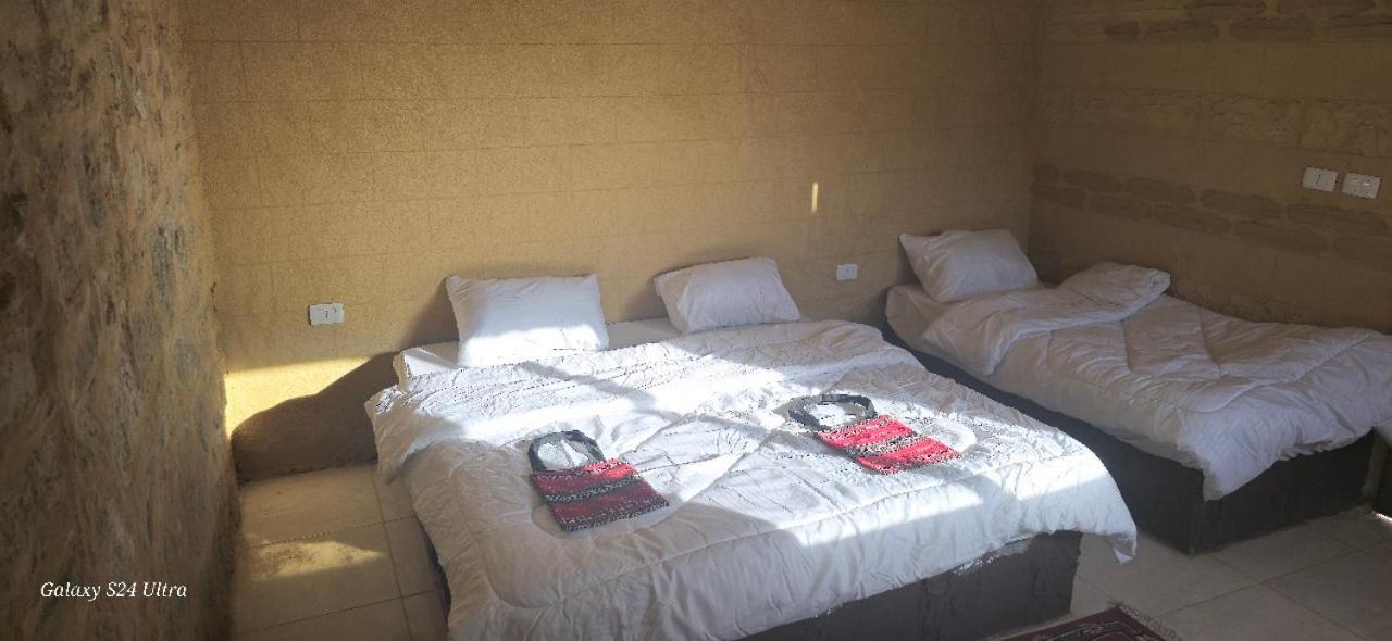Double Room with Extra Bed photo 1