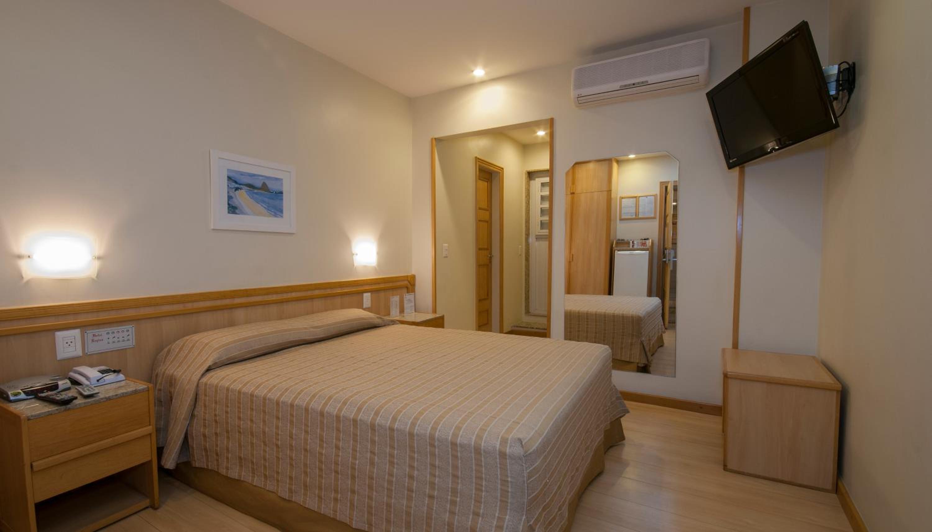 Standard Double Room - Photo 14