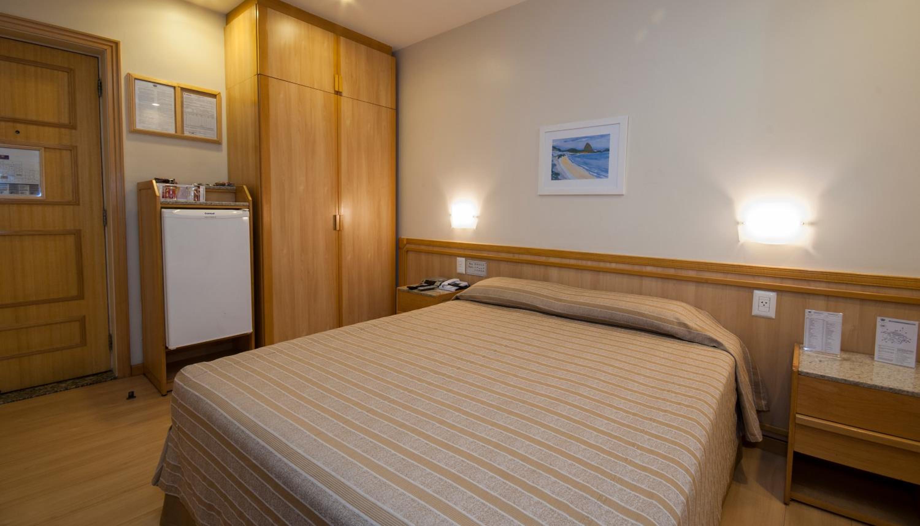 Standard Double Room - Photo 9