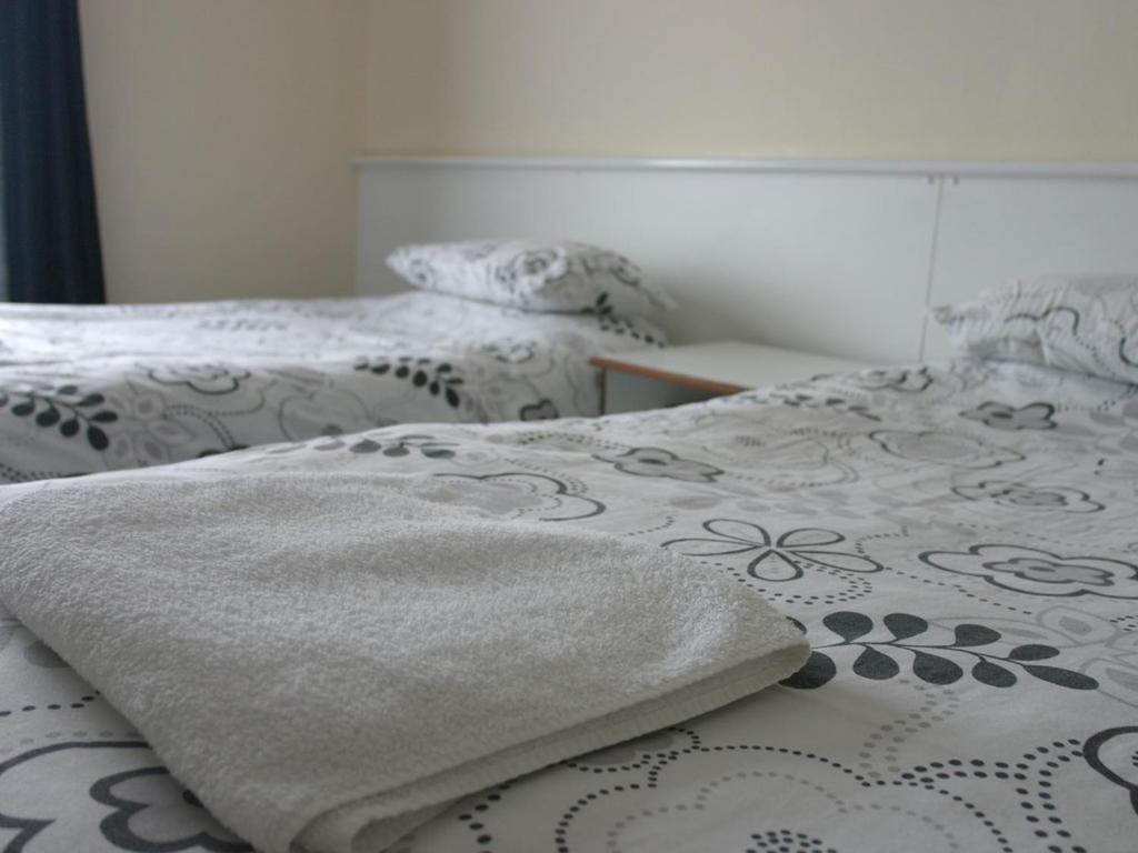 Twin Room with Private Bathroom photo 2