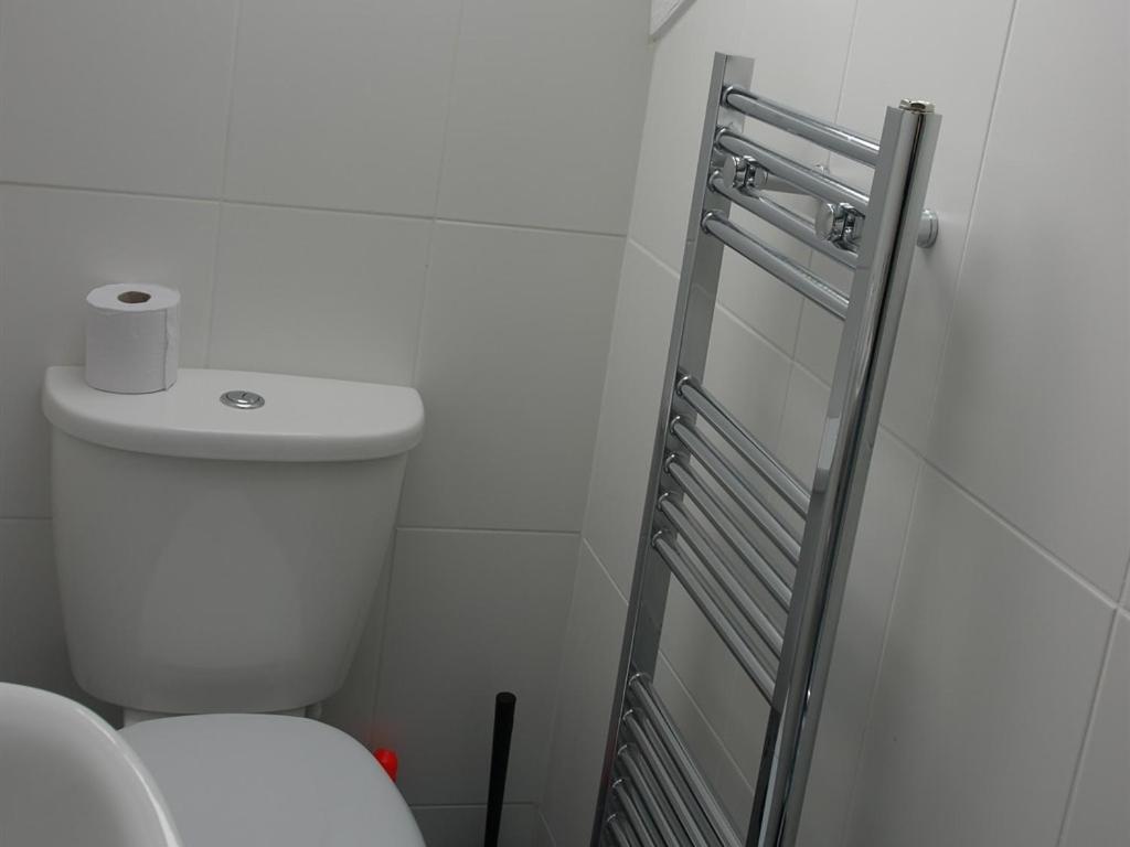 Twin Room with Private Bathroom photo 3